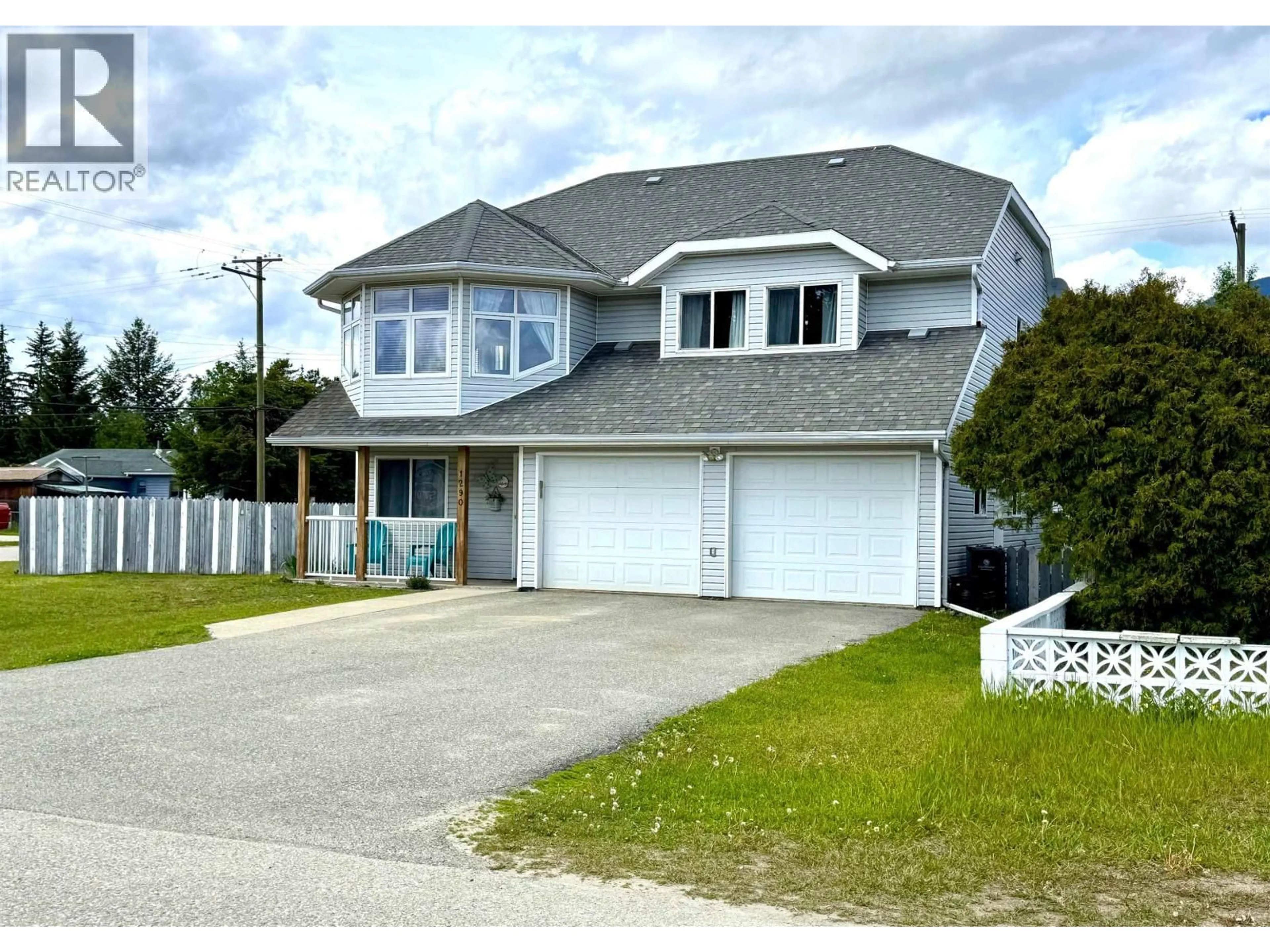 Home with vinyl exterior material, street for 1290 8TH AVENUE, Valemount British Columbia V0E2Z0