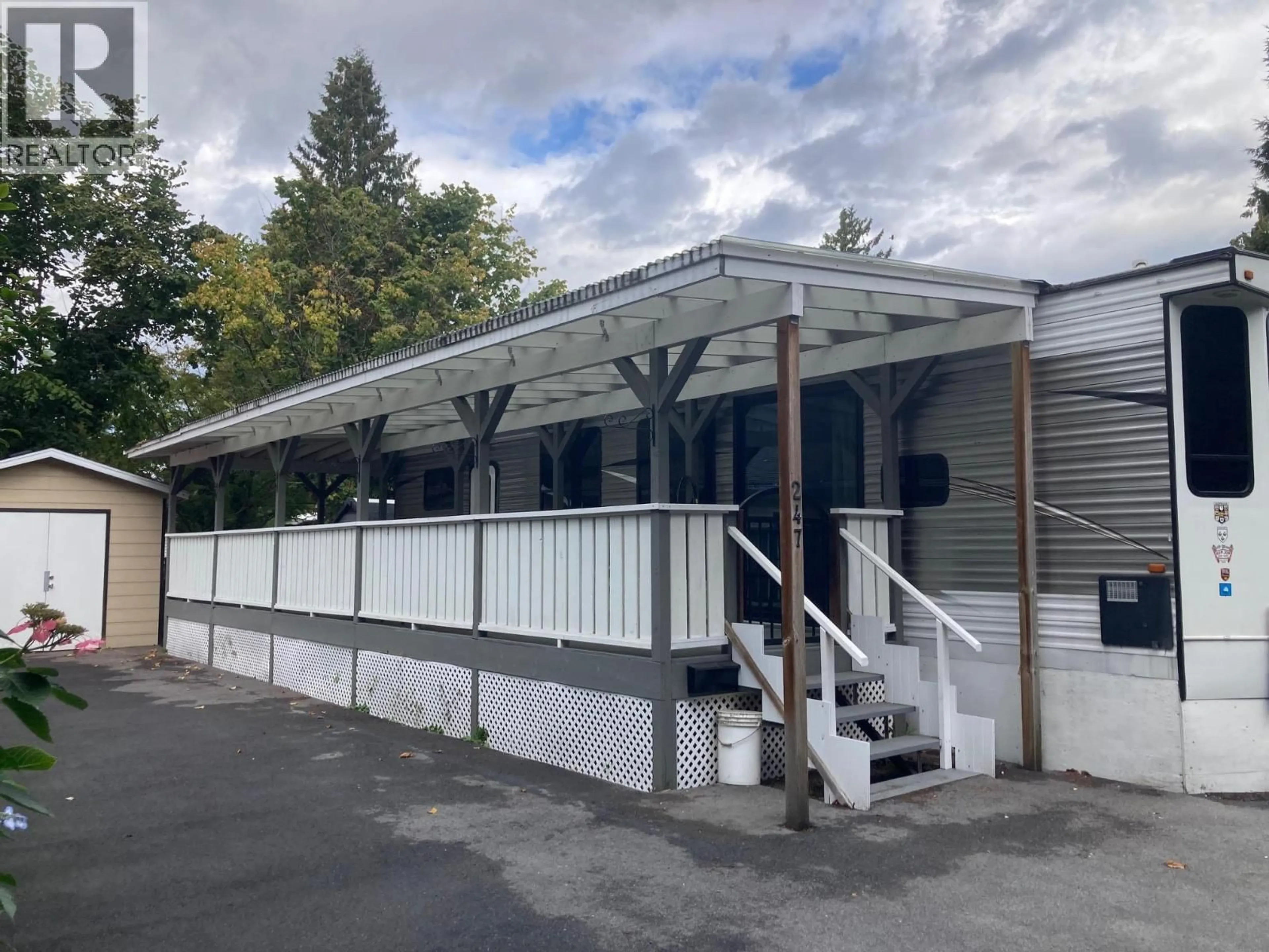 Unknown for 247 TOMAHAWK AVENUE, West Vancouver British Columbia V7P1C4