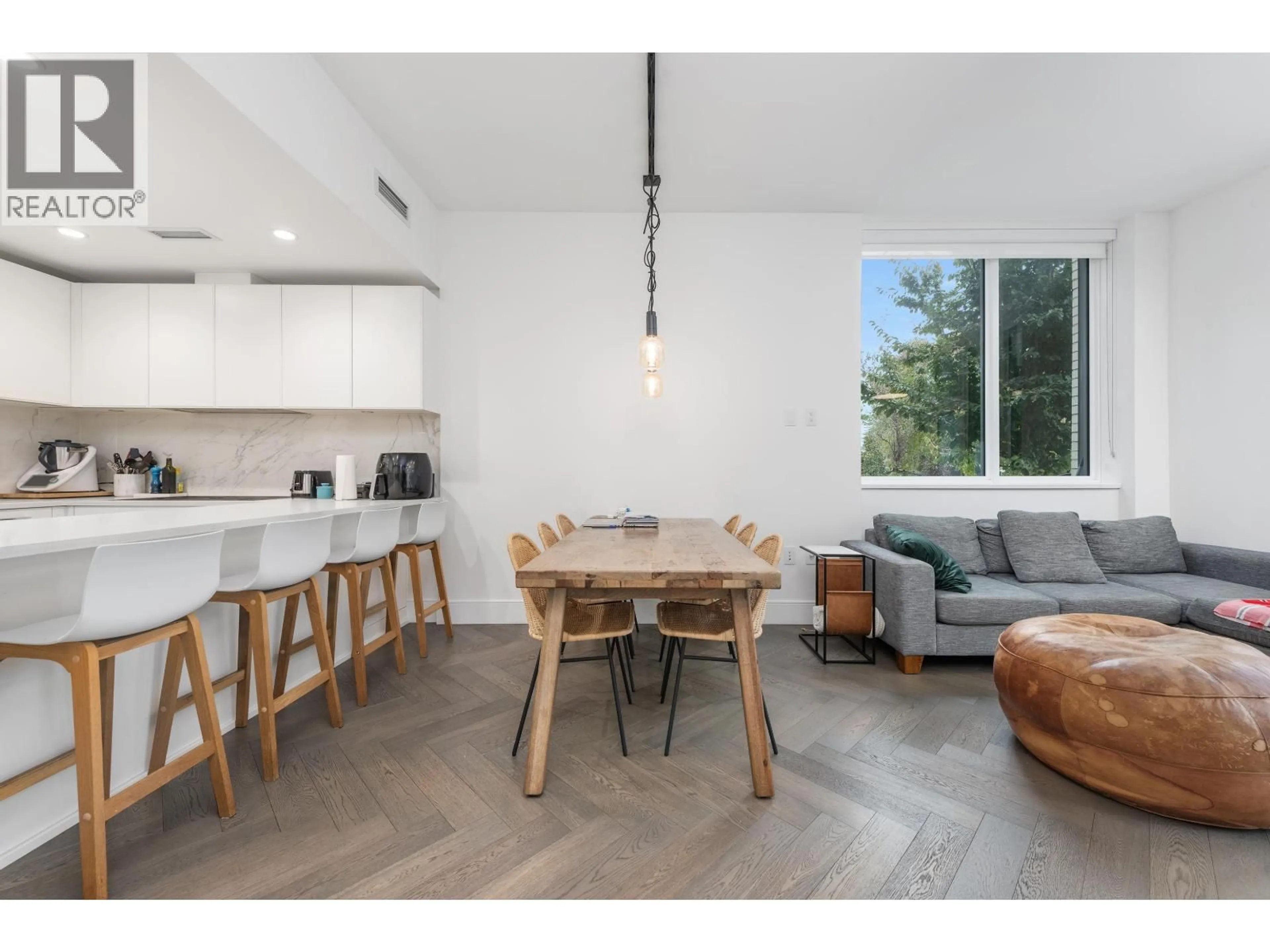 Open concept kitchen, unknown for 528 30TH AVENUE, Vancouver British Columbia V5Z2Z1