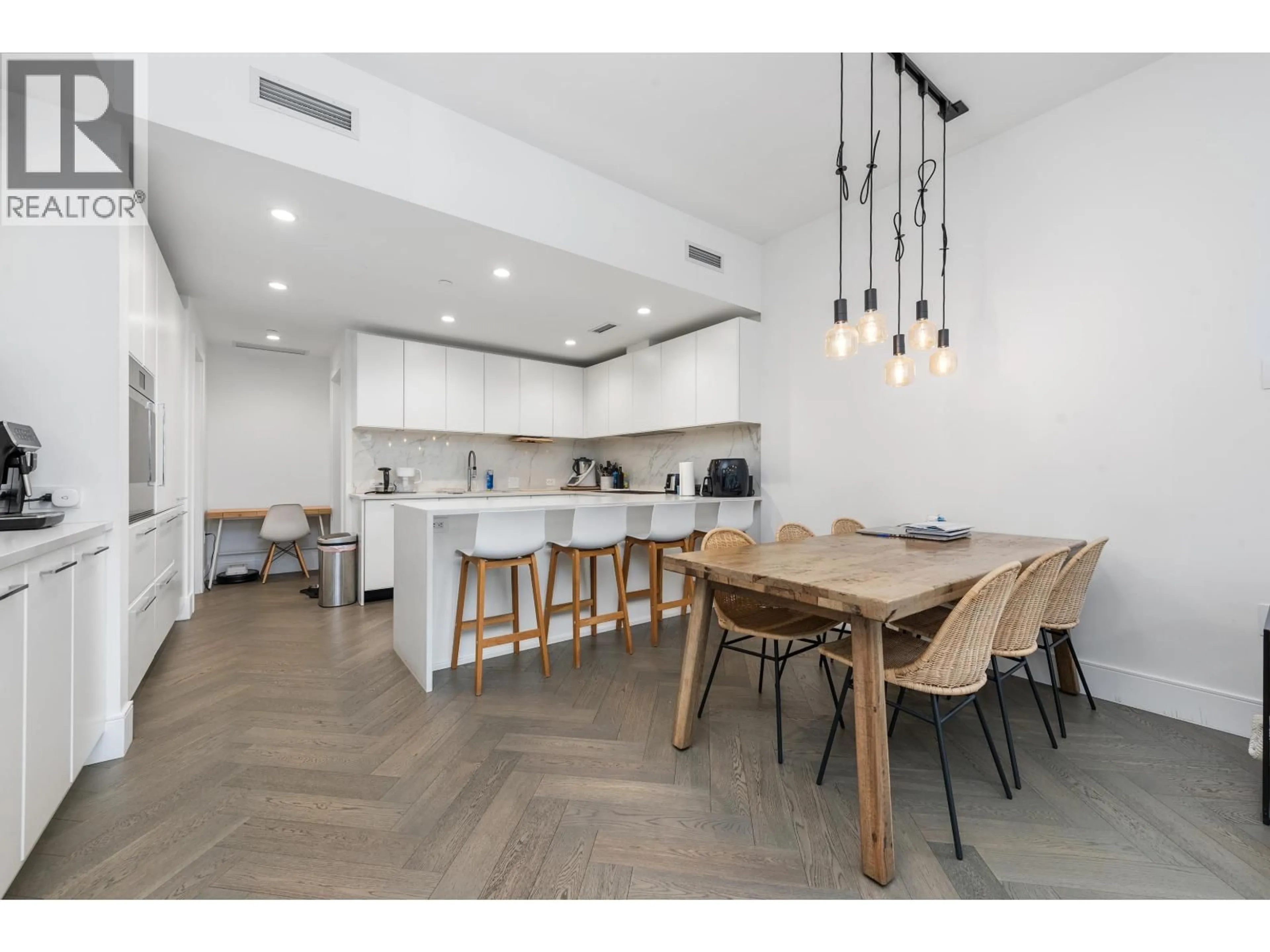Open concept kitchen, unknown for 528 30TH AVENUE, Vancouver British Columbia V5Z2Z1