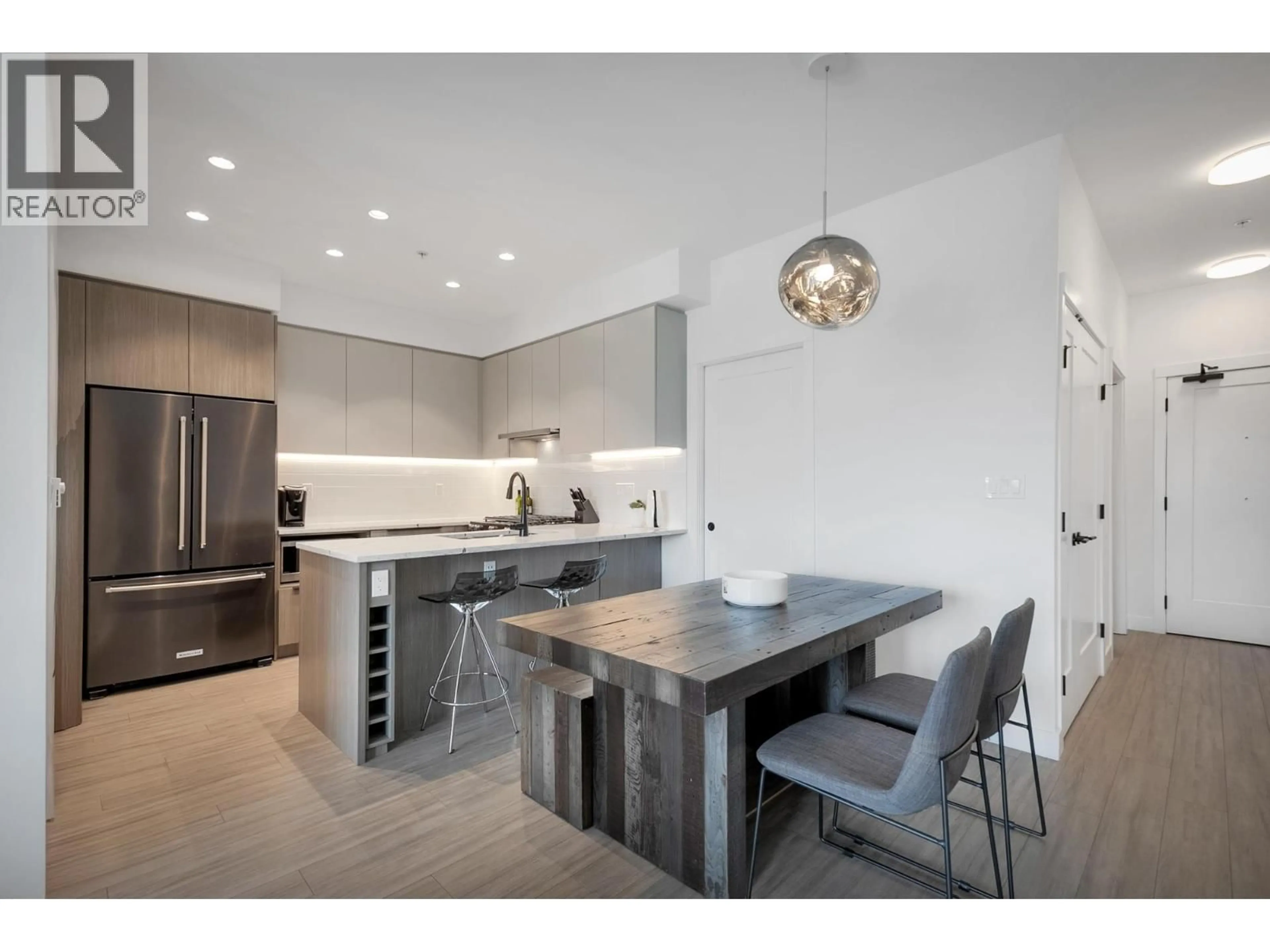 Contemporary kitchen, unknown for 404 - 2408 GRANT STREET, Vancouver British Columbia V5K3G4