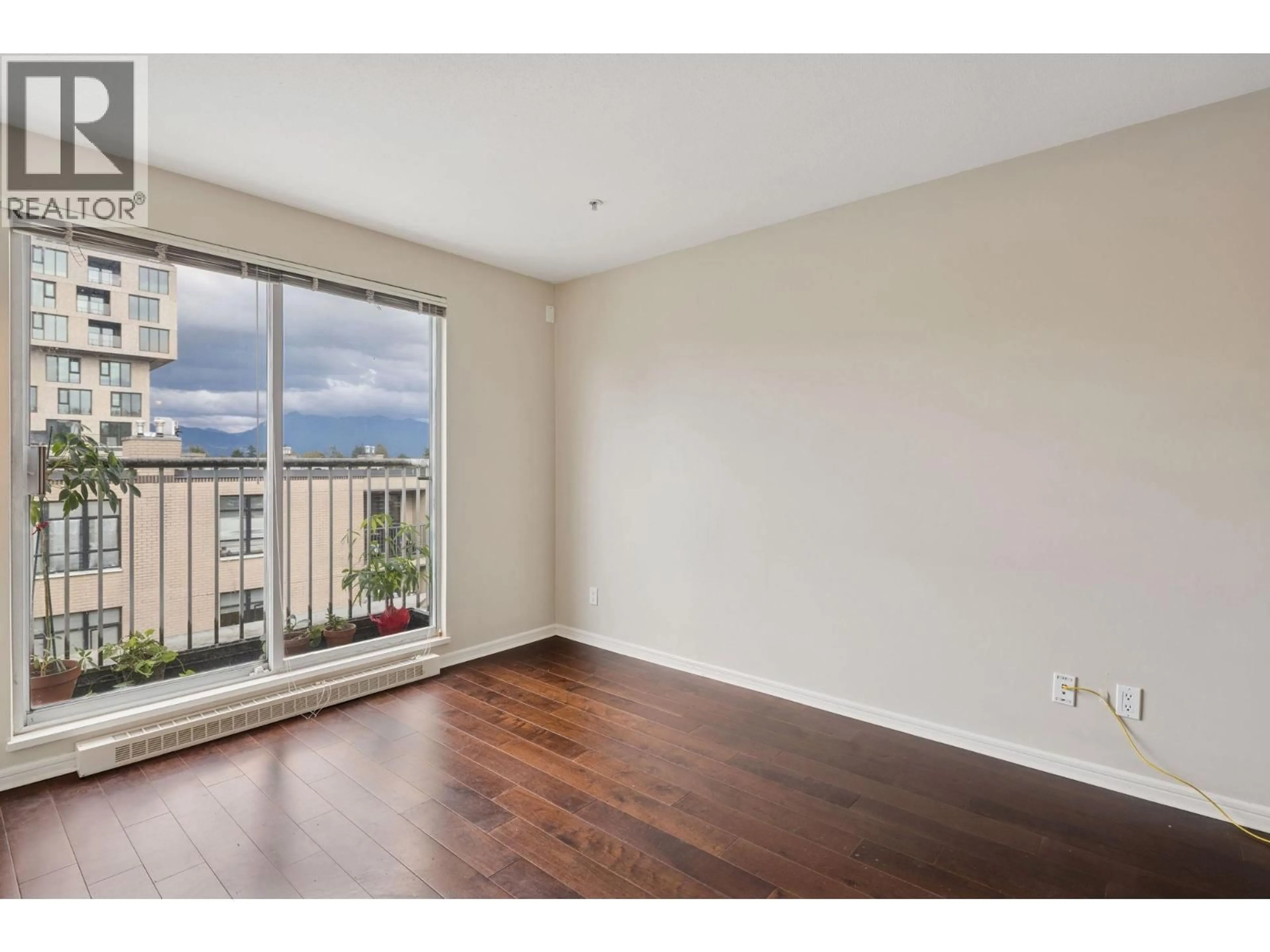 A pic of a room for 311 - 3727 10TH AVENUE, Vancouver British Columbia V6R2G5