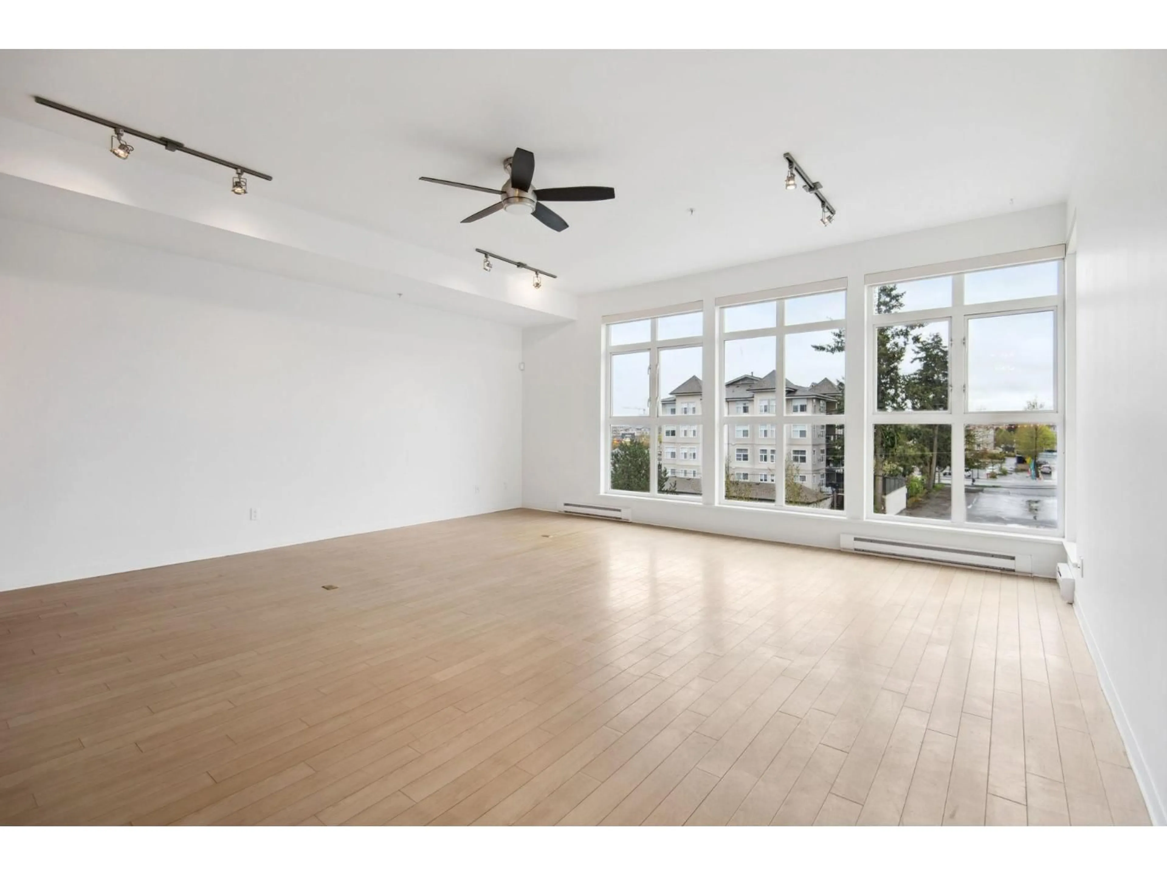 A pic of a room for 308 - 20238 FRASER, Langley British Columbia V3A4E6