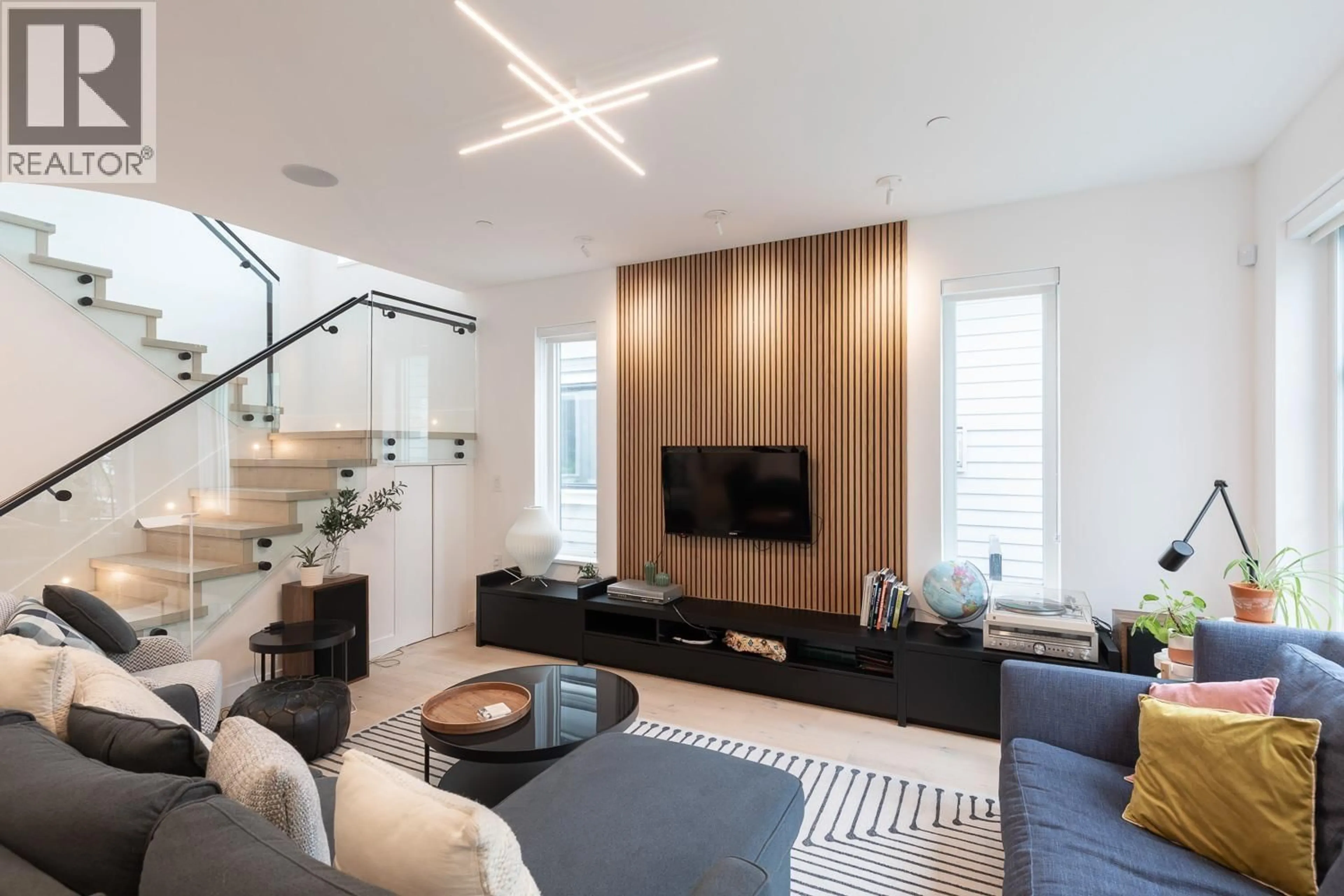 Living room with furniture, unknown for 1438 17TH AVENUE, Vancouver British Columbia V5N2G8