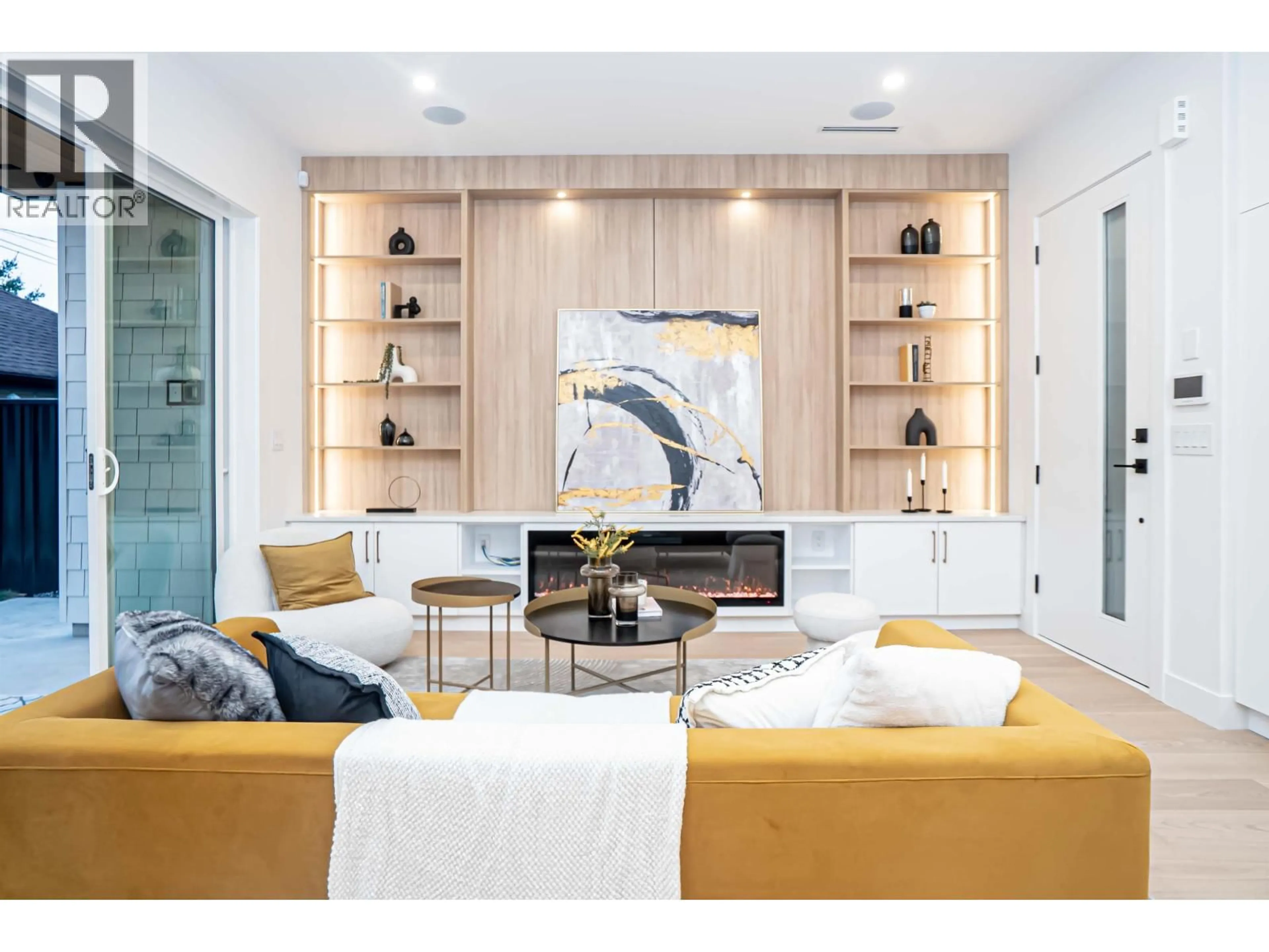 Living room with furniture, wood/laminate floor for 2 - 2785 21 AVENUE, Vancouver British Columbia V6L1K4