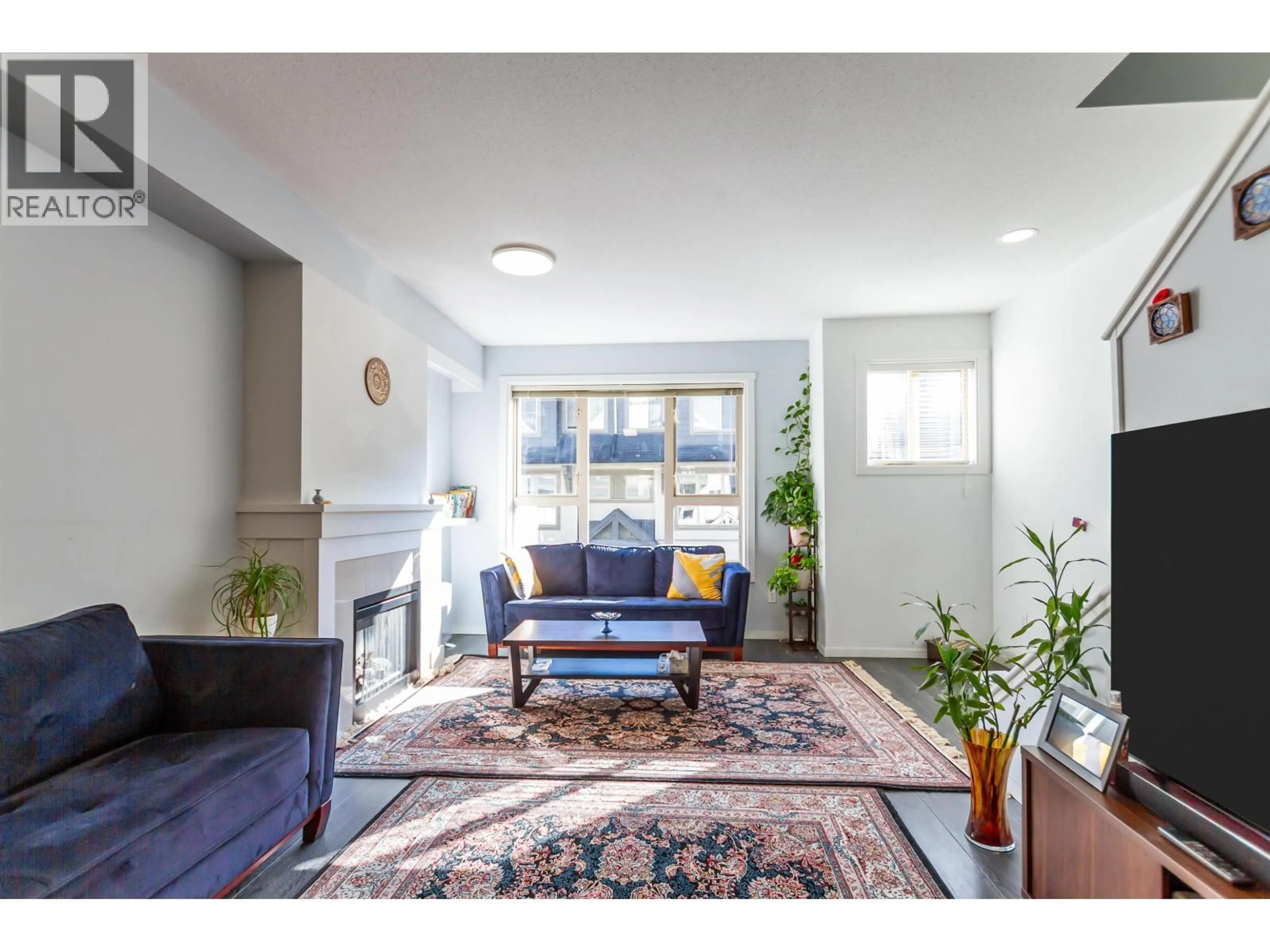 Living room with furniture, unknown for 37 - 1362 PURCELL DRIVE, Coquitlam British Columbia V3E0A5