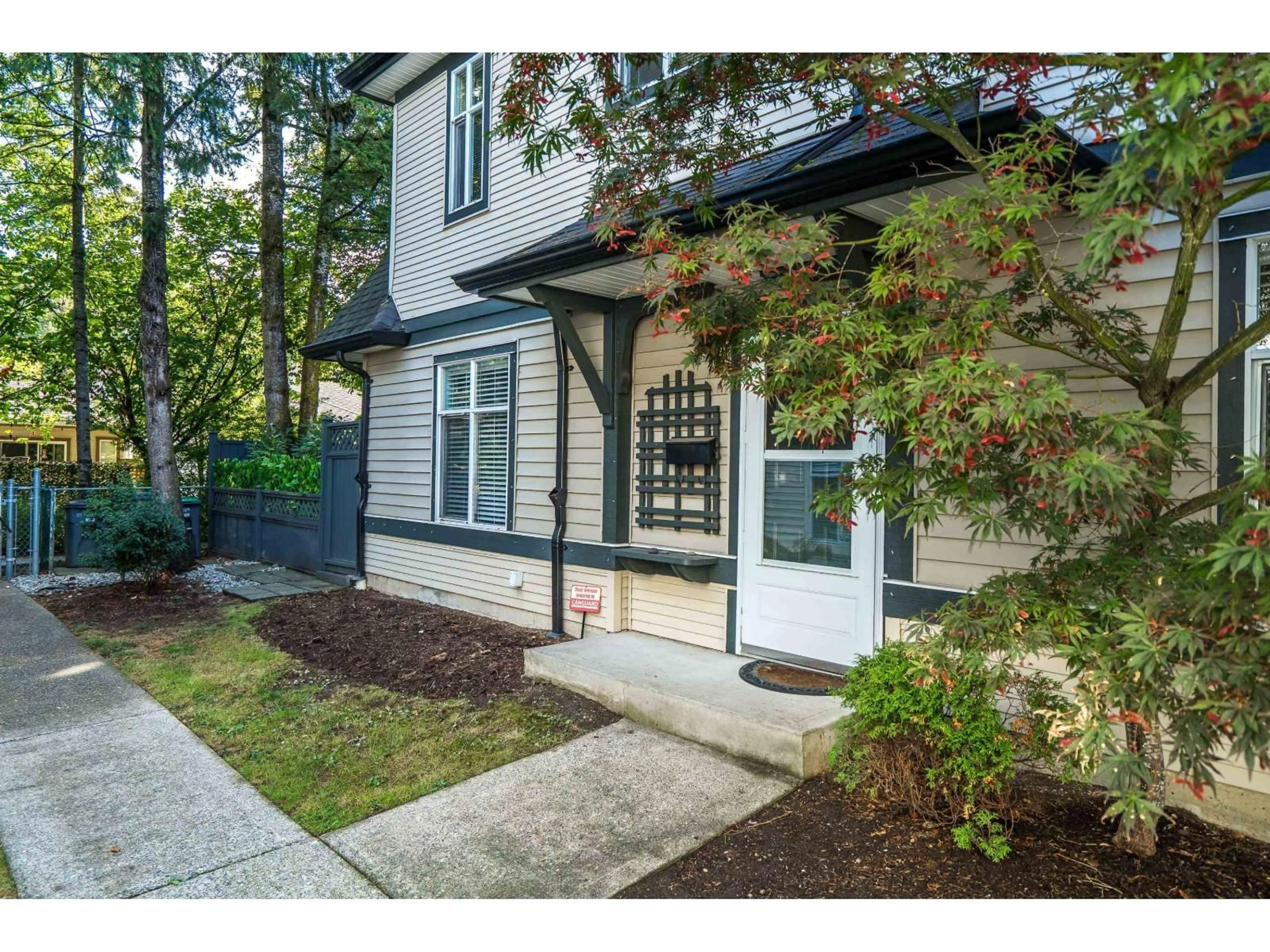 Unknown for 4 - 18883 65, Surrey British Columbia V3S8Y2