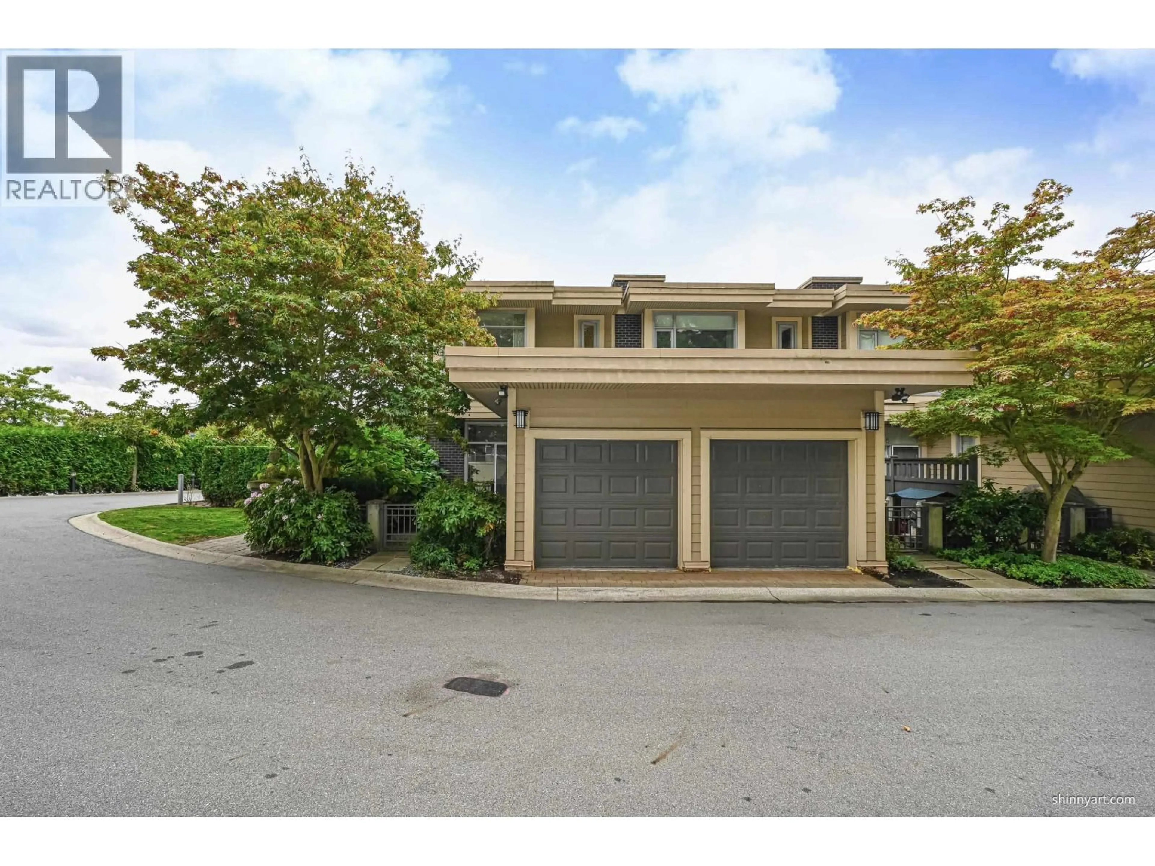 A pic from outside/outdoor area/front of a property/back of a property/a pic from drone, street for 4923 DAWSON STREET, Burnaby British Columbia V5C0G1