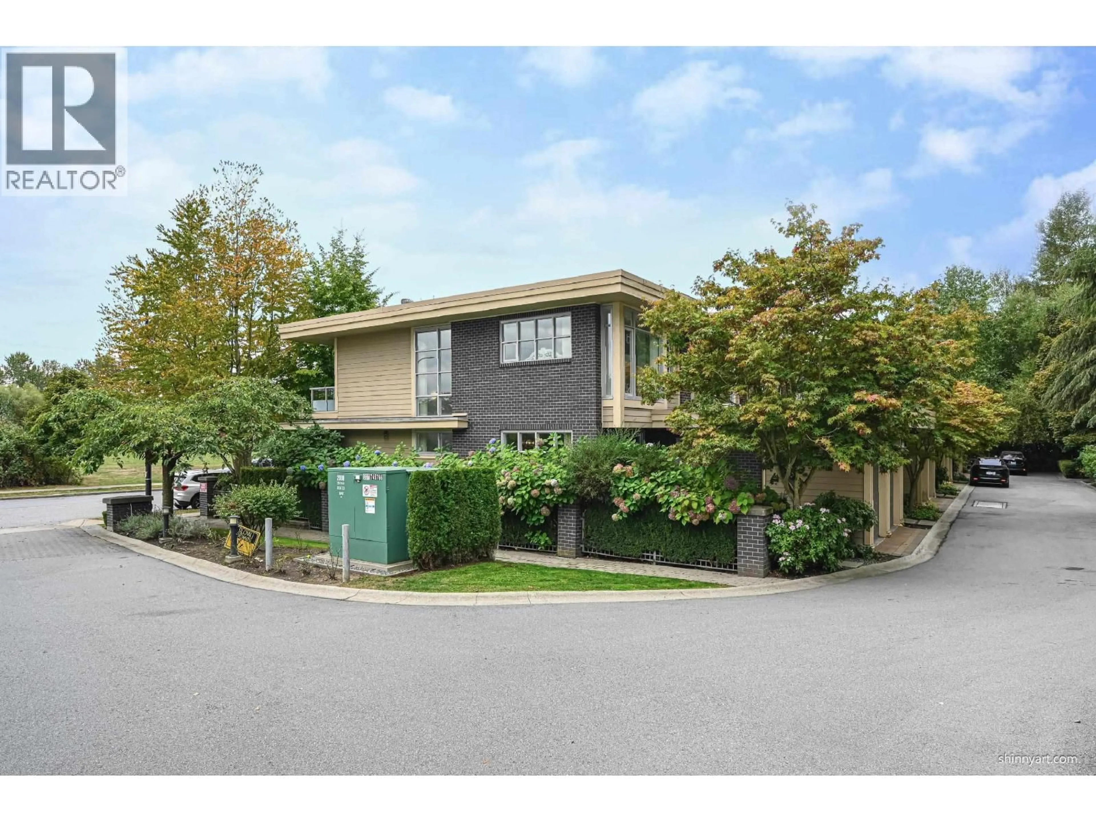 Unknown for 4923 DAWSON STREET, Burnaby British Columbia V5C0G1