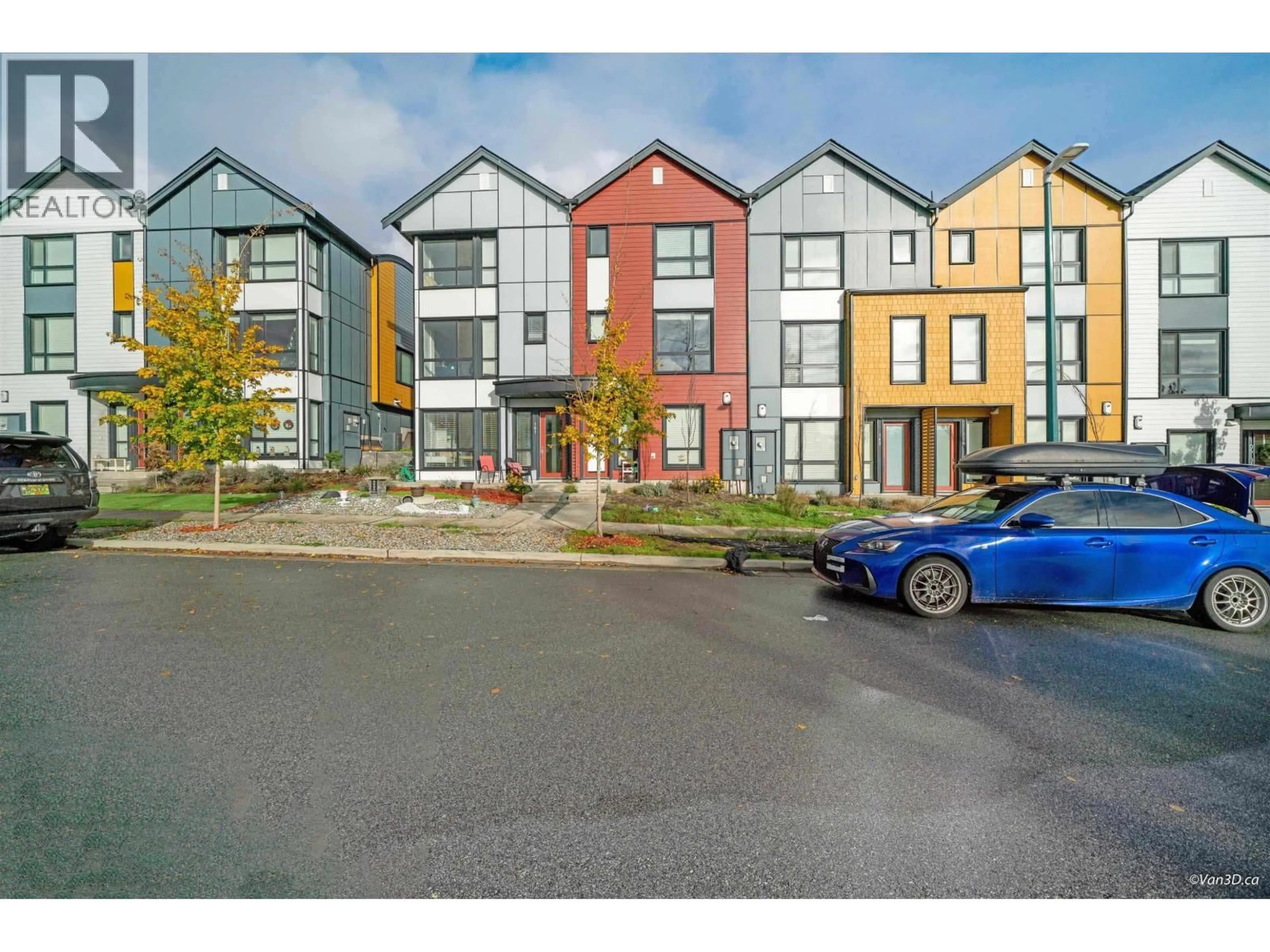 A pic from outside/outdoor area/front of a property/back of a property/a pic from drone, street for 102 - 3423 ROXTON AVENUE, Coquitlam British Columbia V3B0G7