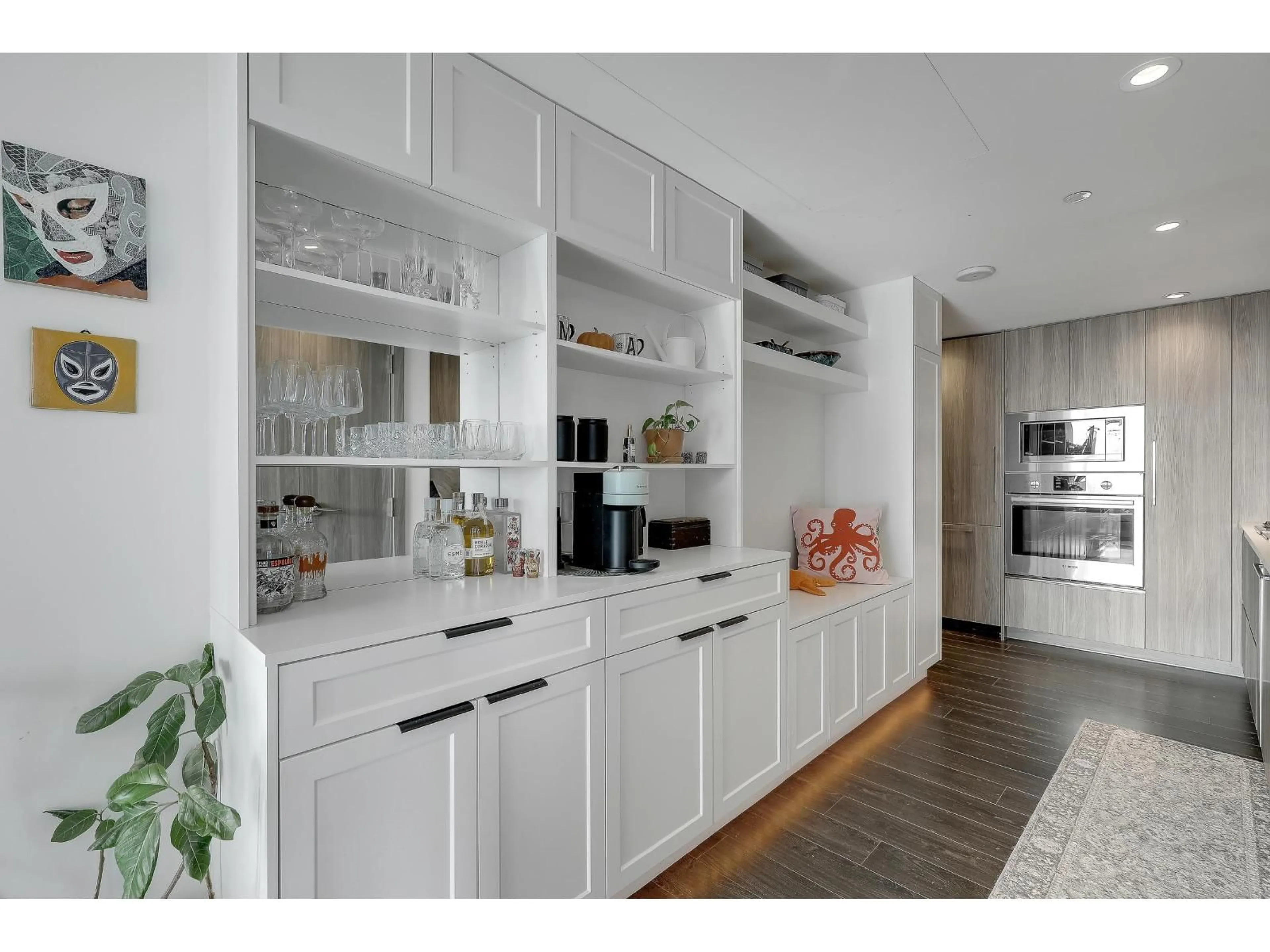 Contemporary kitchen, unknown for 2510 - 9887 WHALLEY, Surrey British Columbia V3T0P4