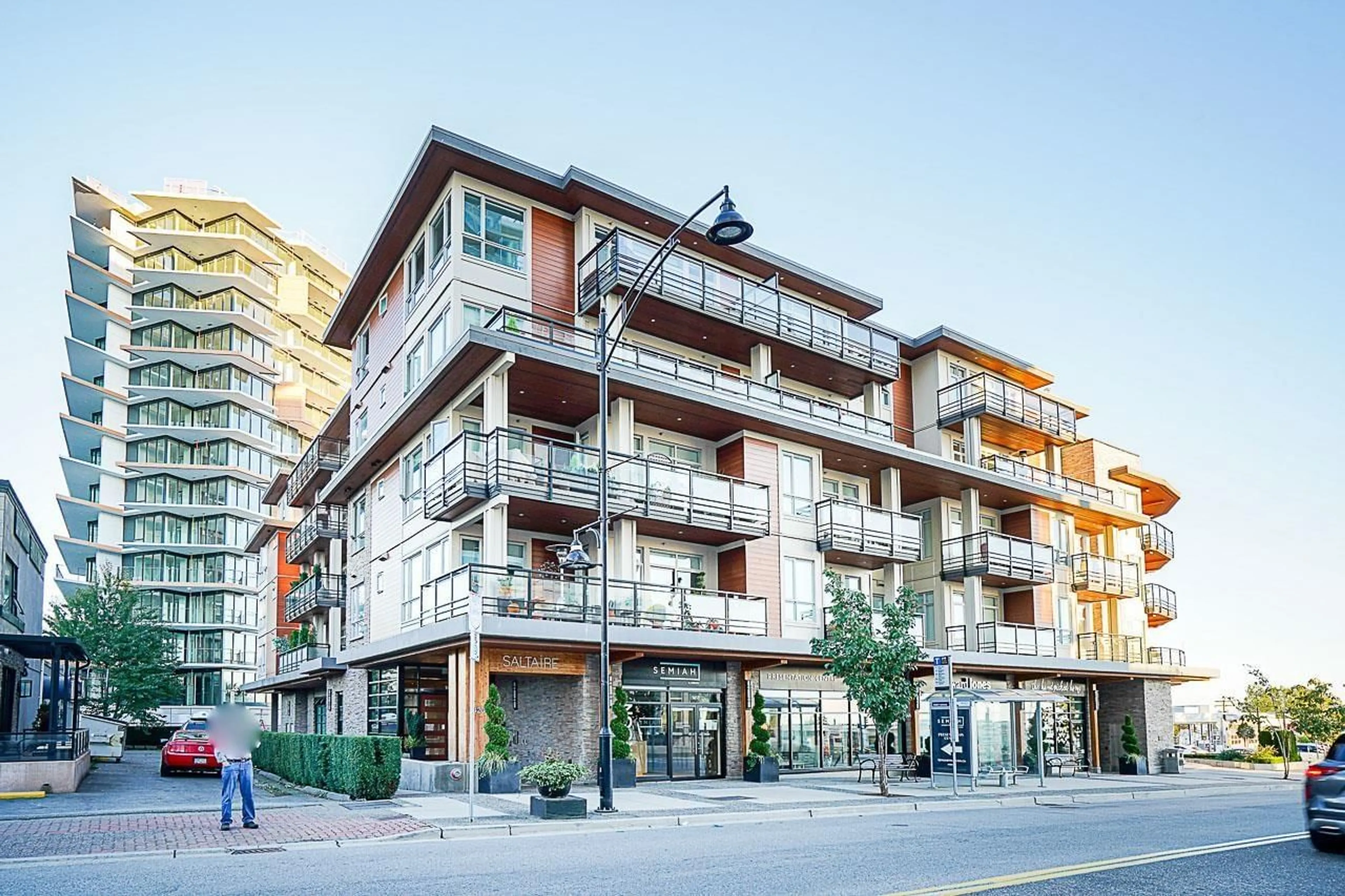 Patio, building for 405 - 1420 JOHNSTON, White Rock British Columbia V4B3Z5