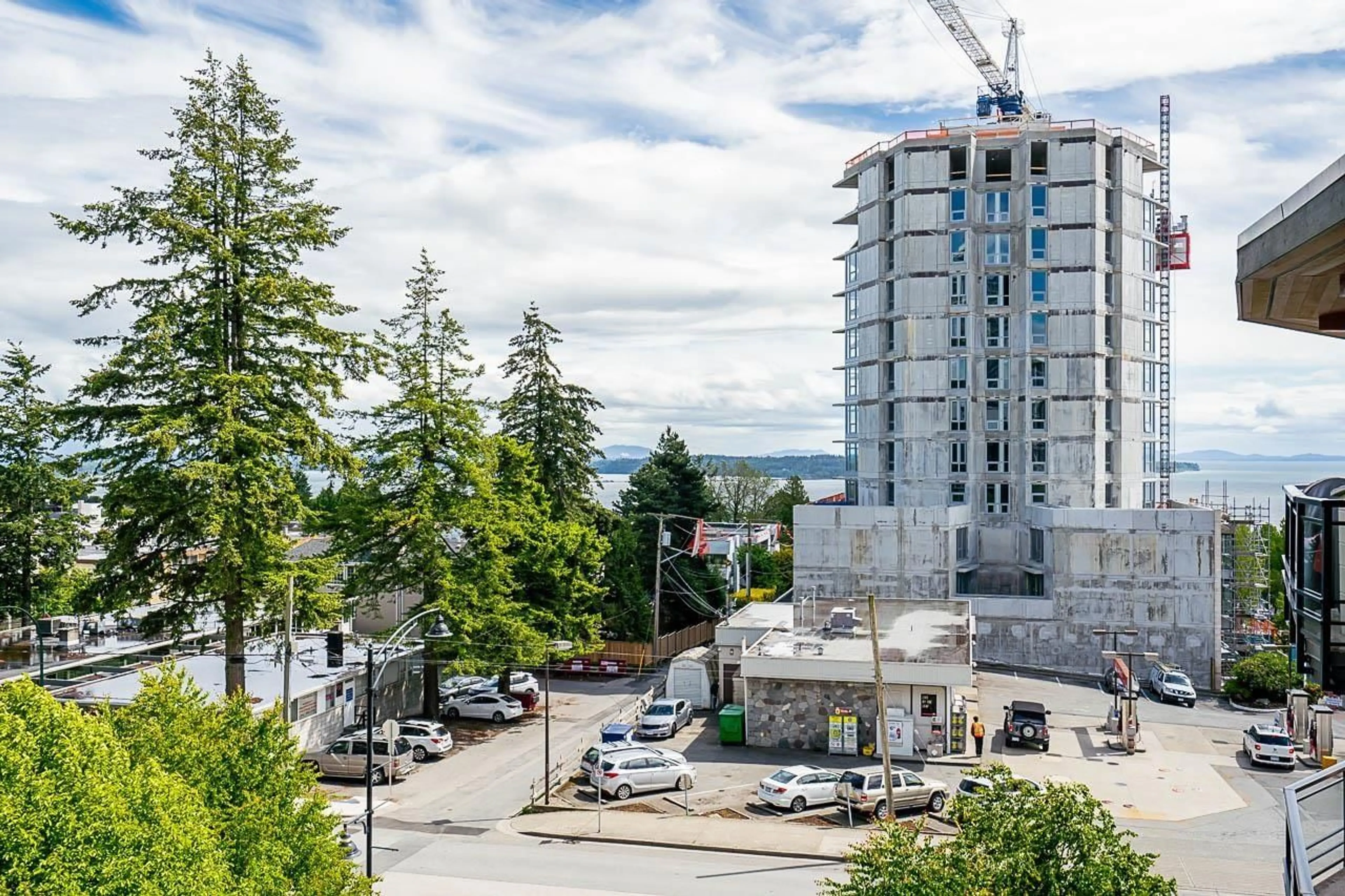 A pic from outside/outdoor area/front of a property/back of a property/a pic from drone, unknown for 405 - 1420 JOHNSTON, White Rock British Columbia V4B3Z5