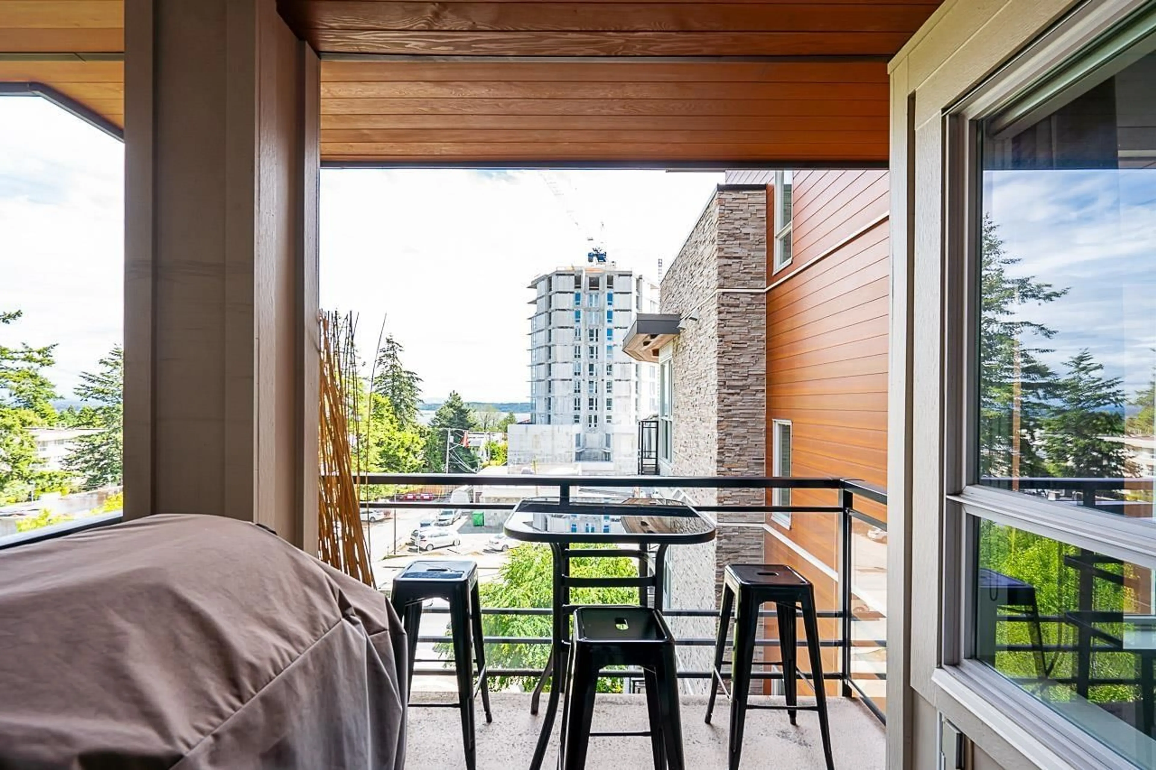 Balcony in the apartment, unknown for 405 - 1420 JOHNSTON, White Rock British Columbia V4B3Z5