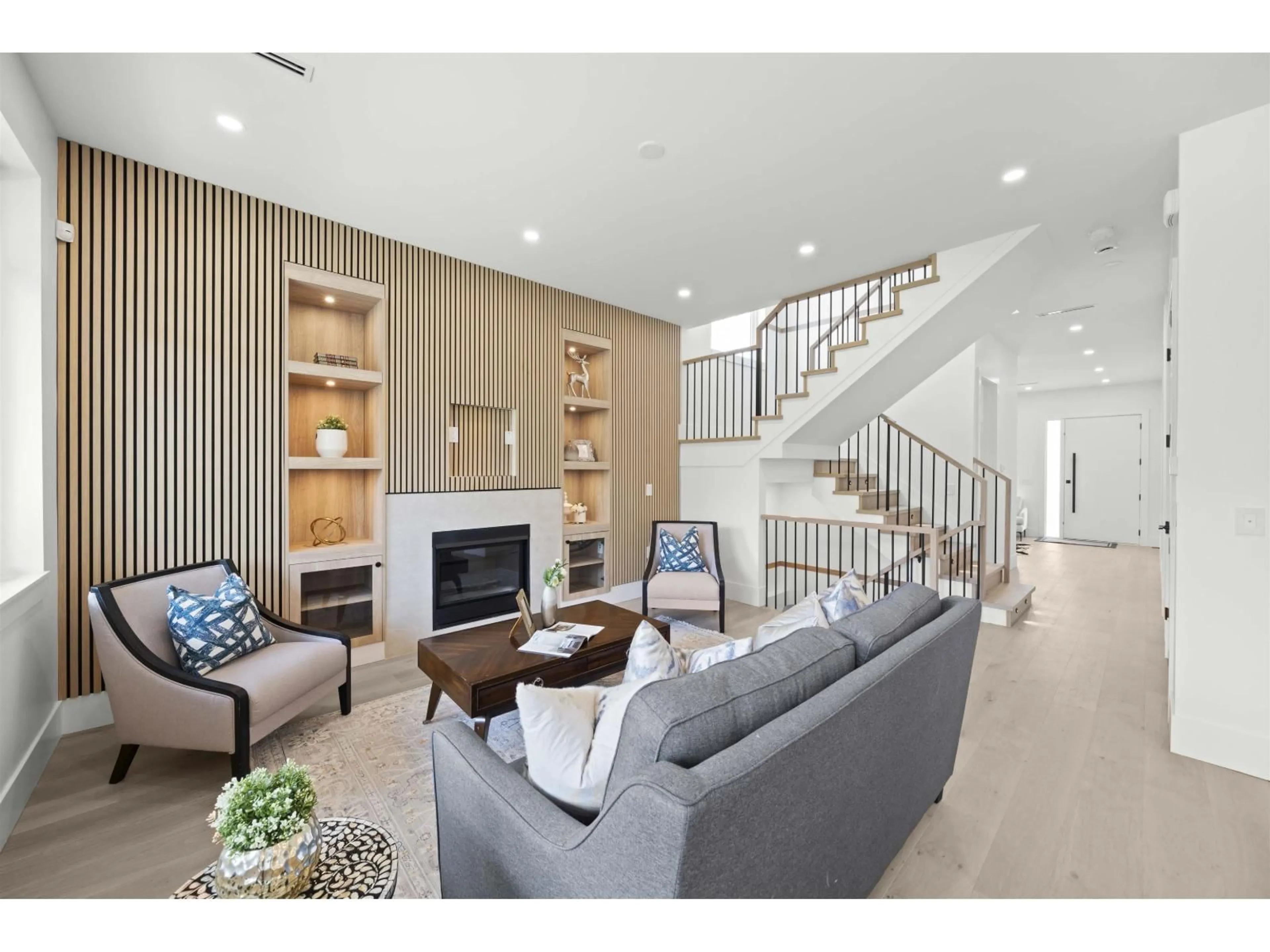 Living room with furniture, unknown for 7527 205, Langley British Columbia V2Y1V5