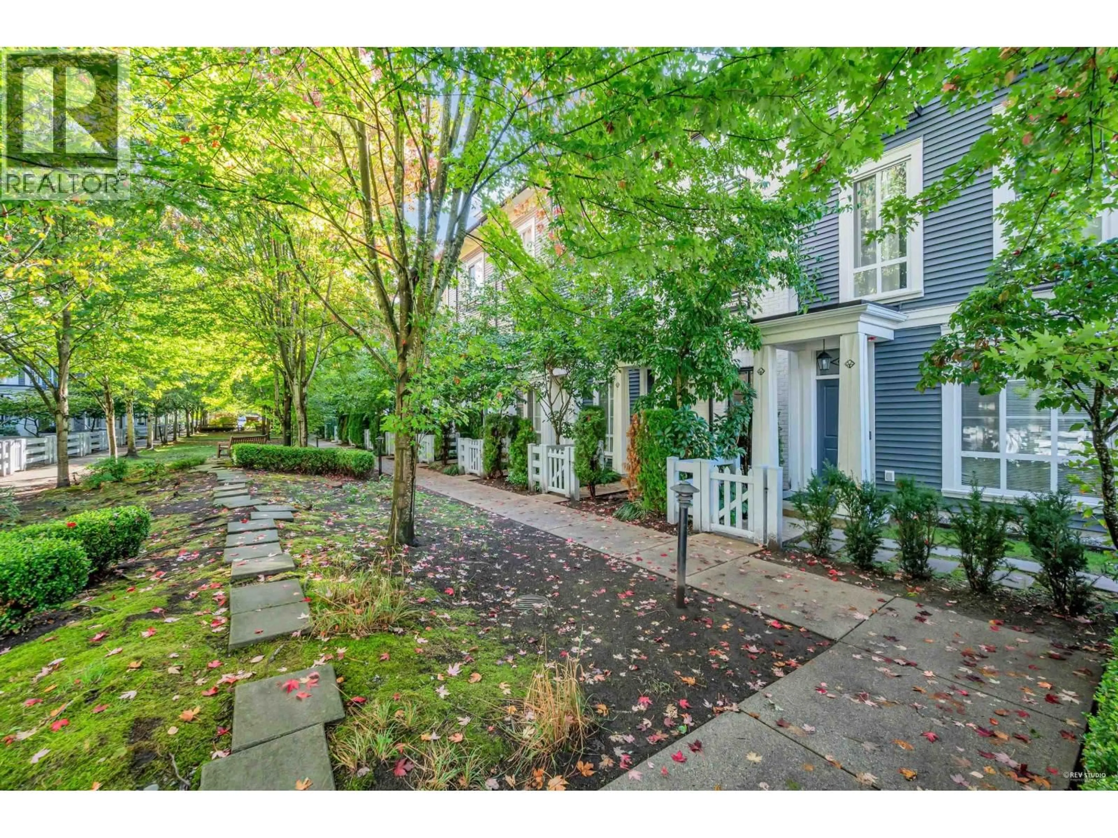 A pic from outside/outdoor area/front of a property/back of a property/a pic from drone, street for 64 - 2423 AVON PLACE, Port Coquitlam British Columbia V3B0H5