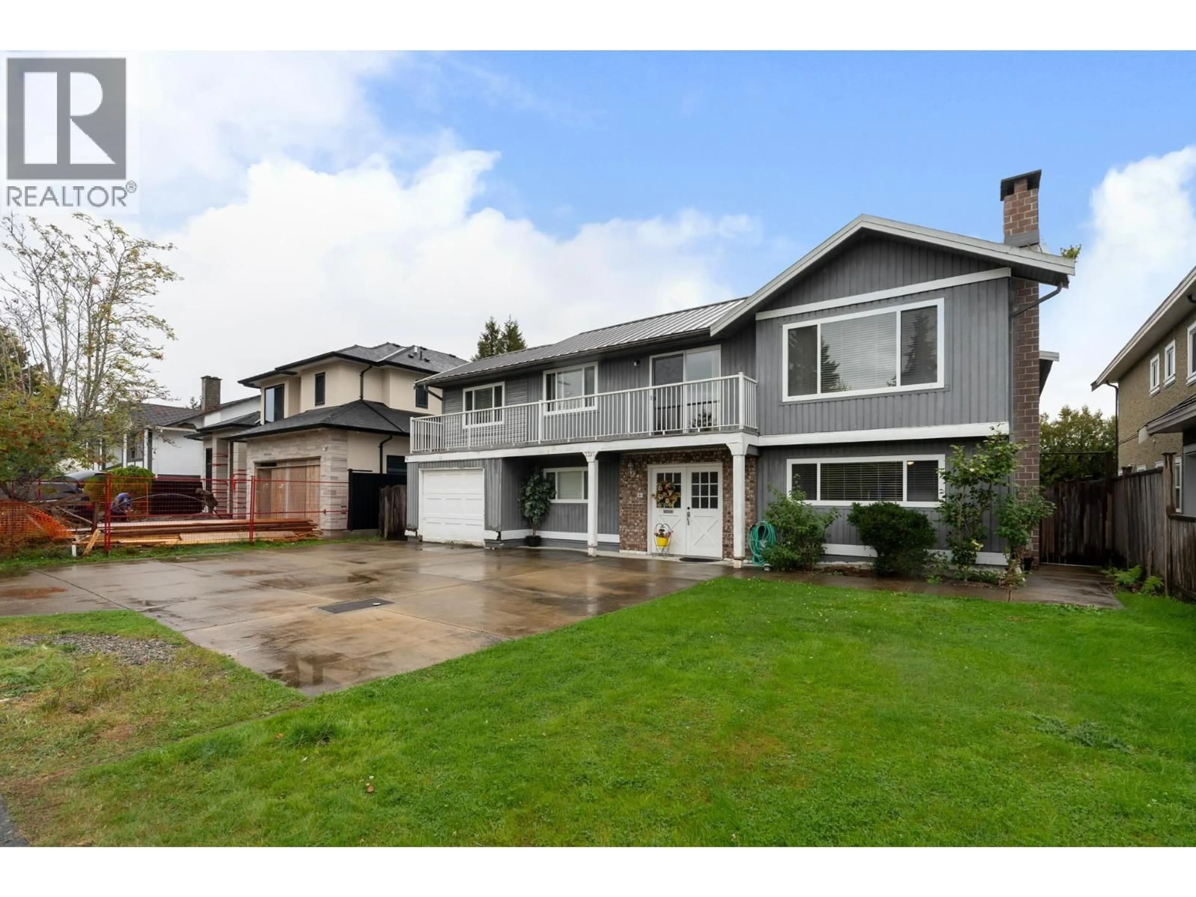 Home with vinyl exterior material, street for 3391 BOWEN DRIVE, Richmond British Columbia V7C4C6