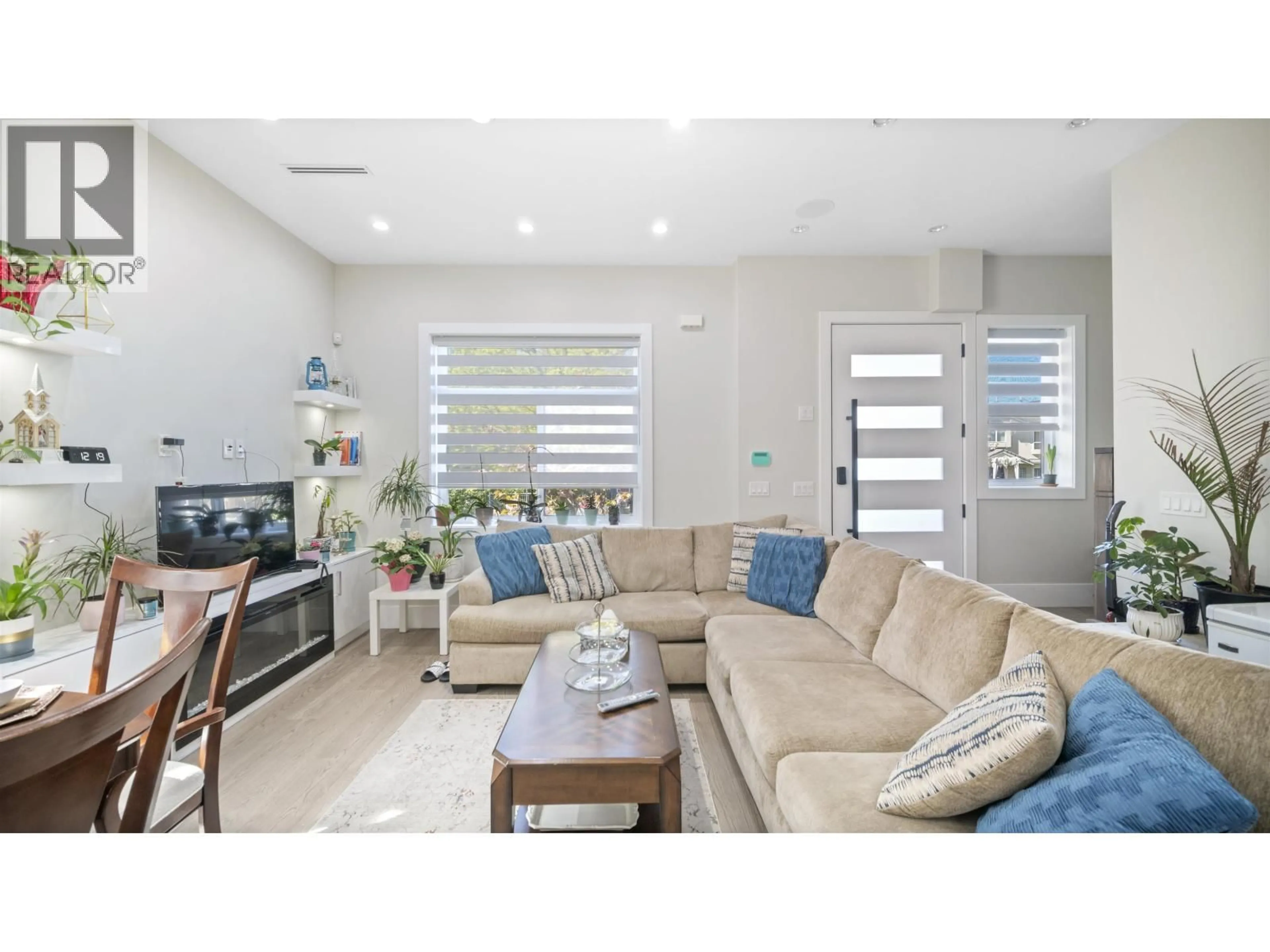 Living room with furniture, unknown for 6414 CHESTER STREET, Vancouver British Columbia V5W3C3