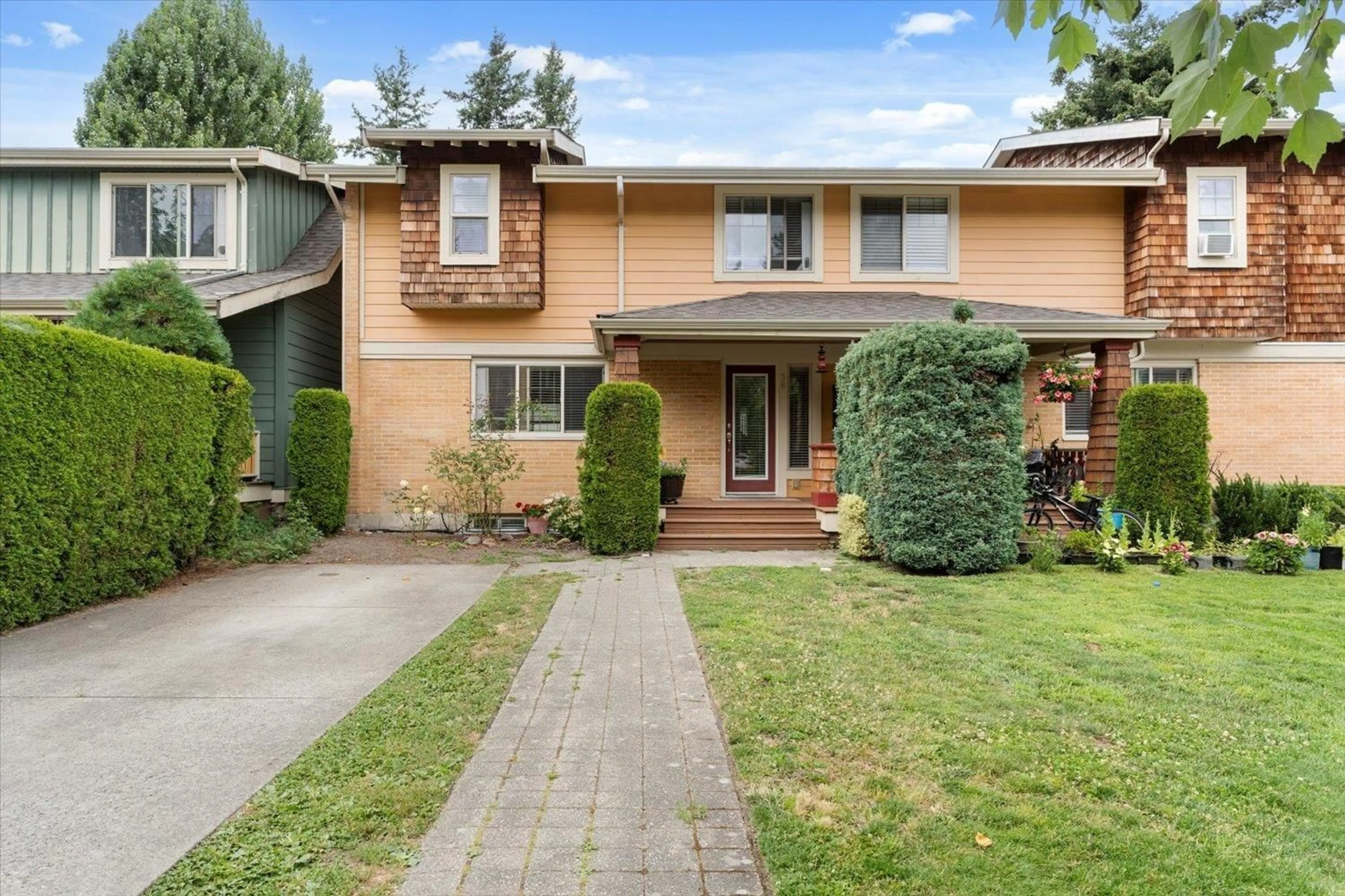 Home with brick exterior material, street for 36 - 5960 COWICHAN STREET, Chilliwack British Columbia V2R0L6