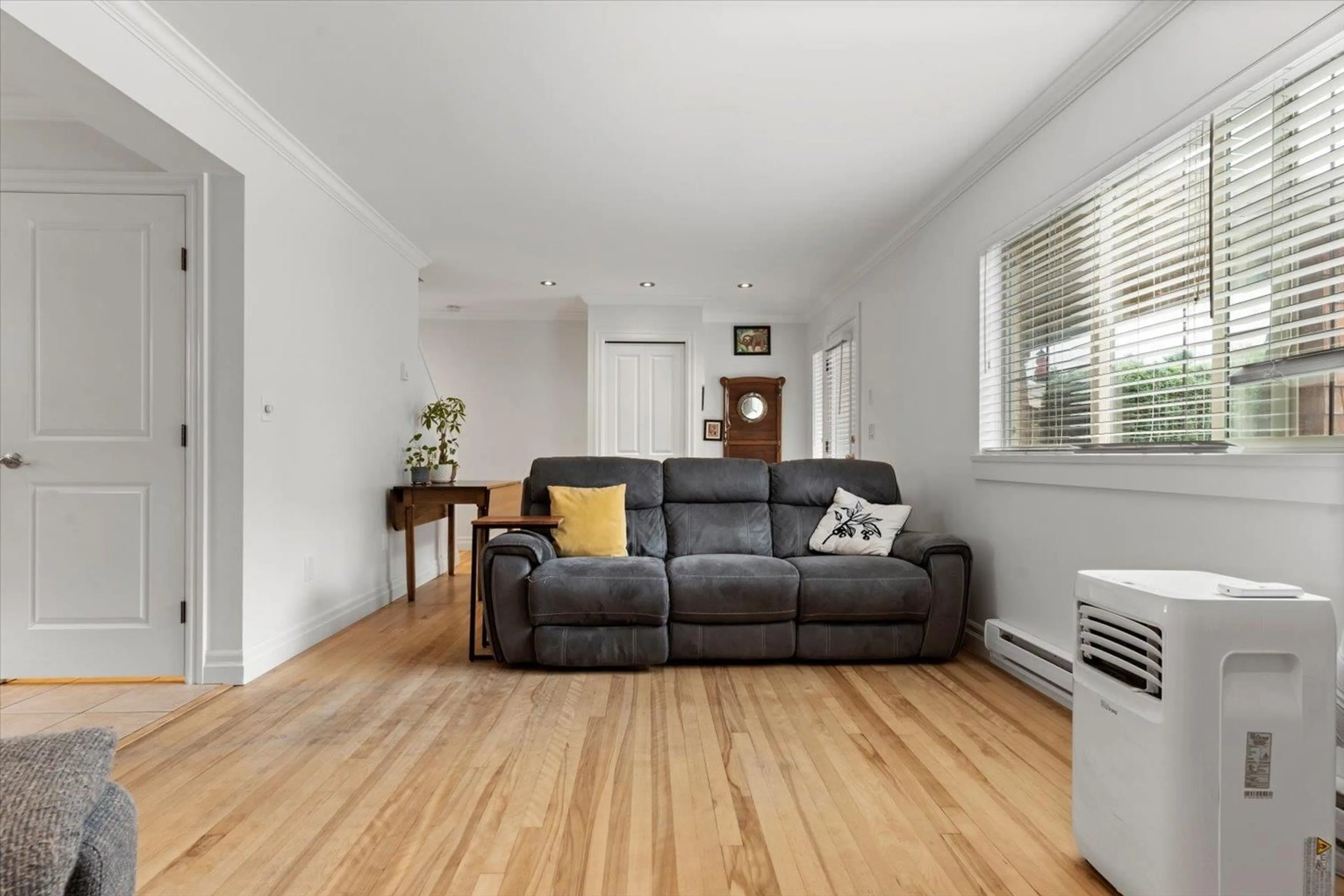 Living room with furniture, unknown for 36 - 5960 COWICHAN STREET, Chilliwack British Columbia V2R0L6