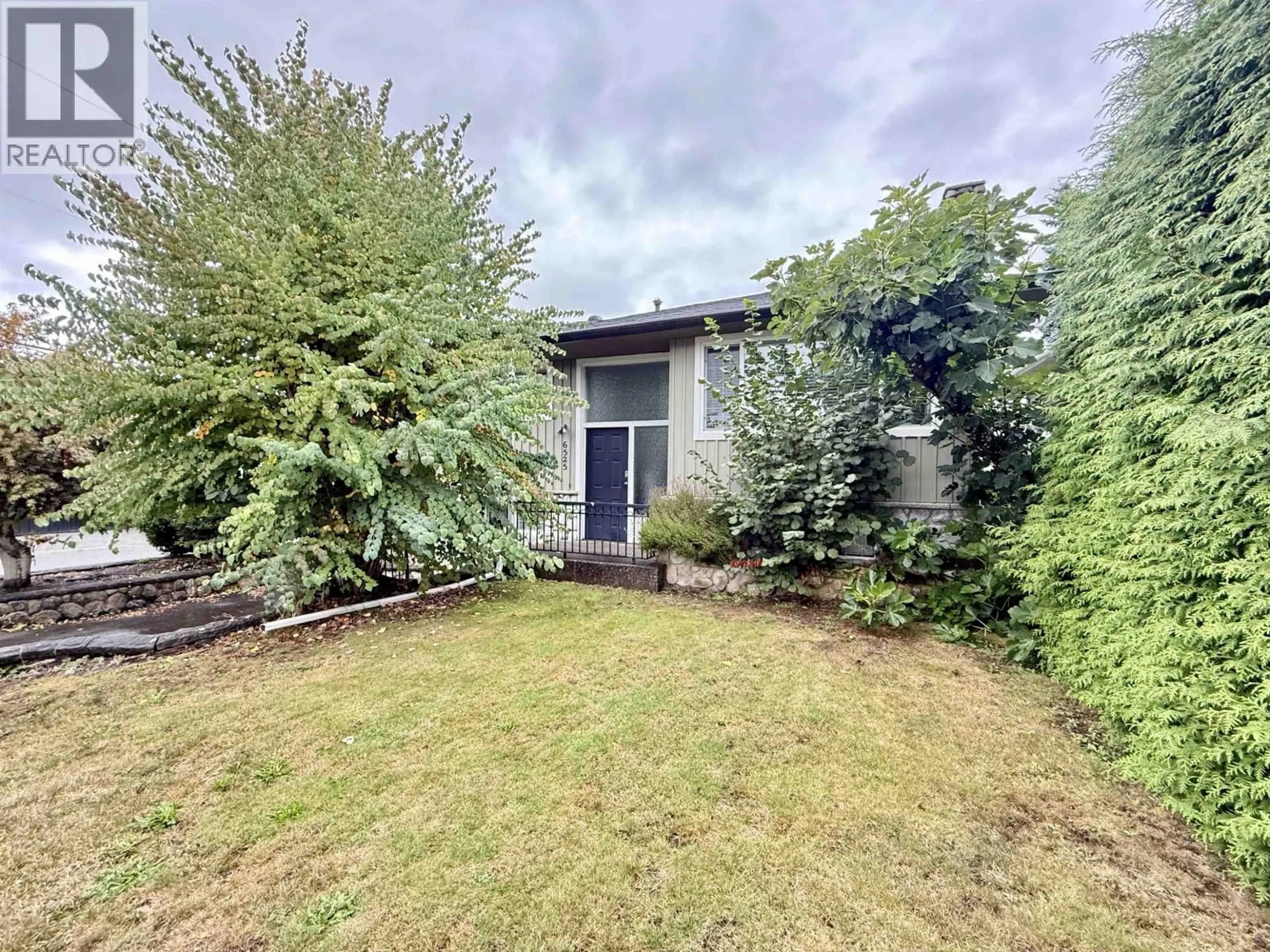 A pic from outside/outdoor area/front of a property/back of a property/a pic from drone, street for 6525 CARNEGIE STREET, Burnaby British Columbia V5B1Y2