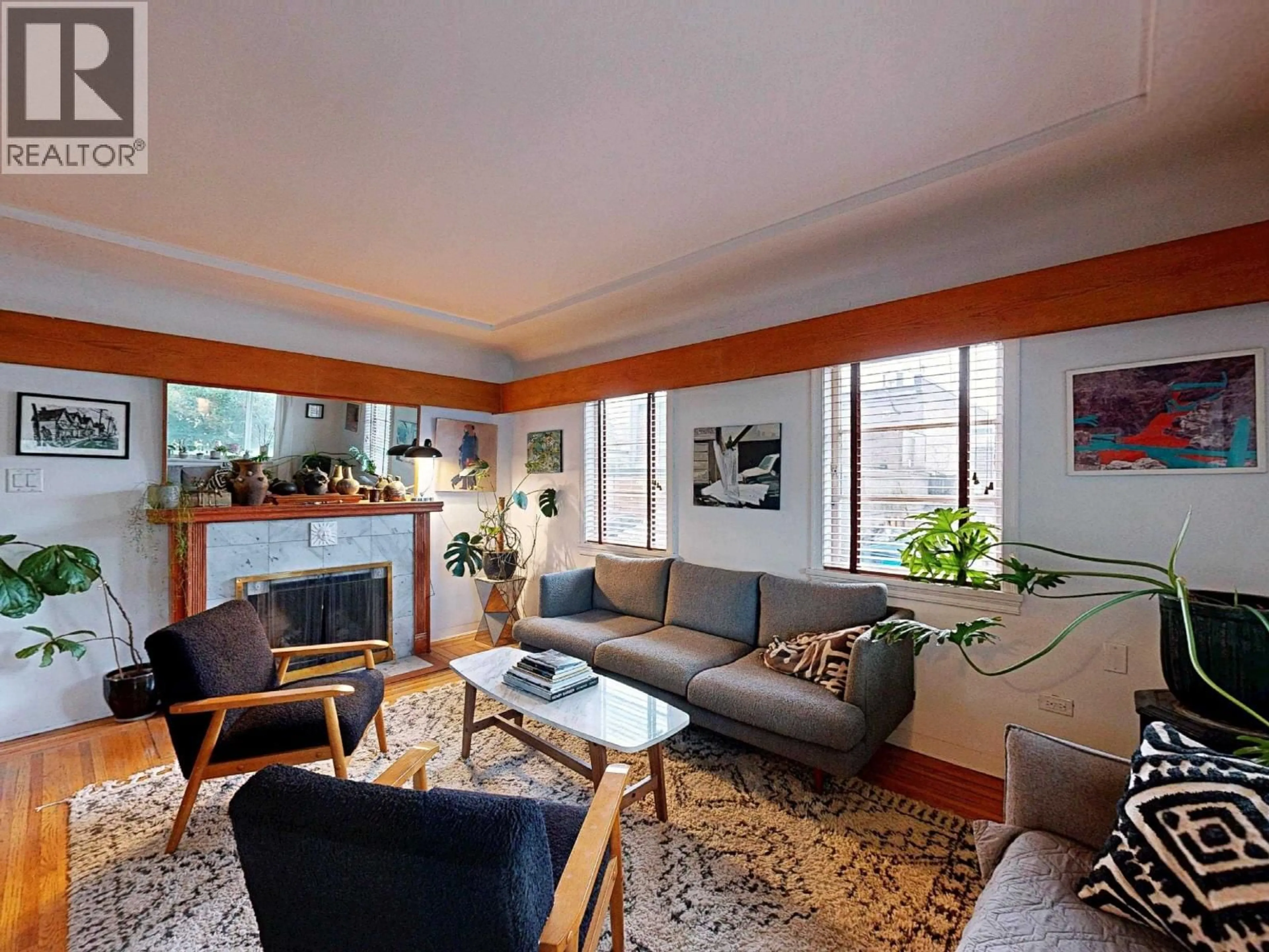 Living room with furniture, unknown for 228 26TH AVENUE, Vancouver British Columbia V5V2H3
