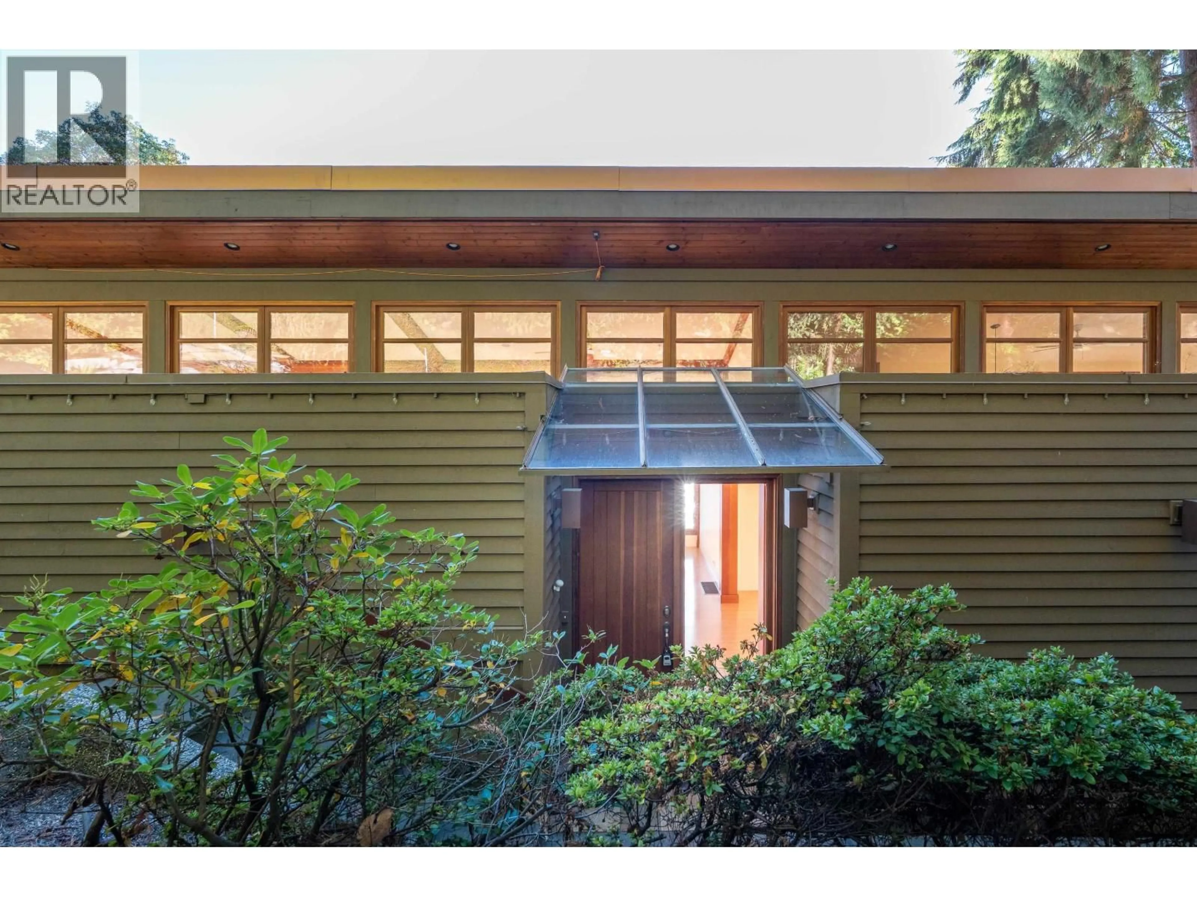 Indoor entryway for 4893 SUNSHINE COAST HIGHWAY, Sechelt British Columbia V7Z0B6