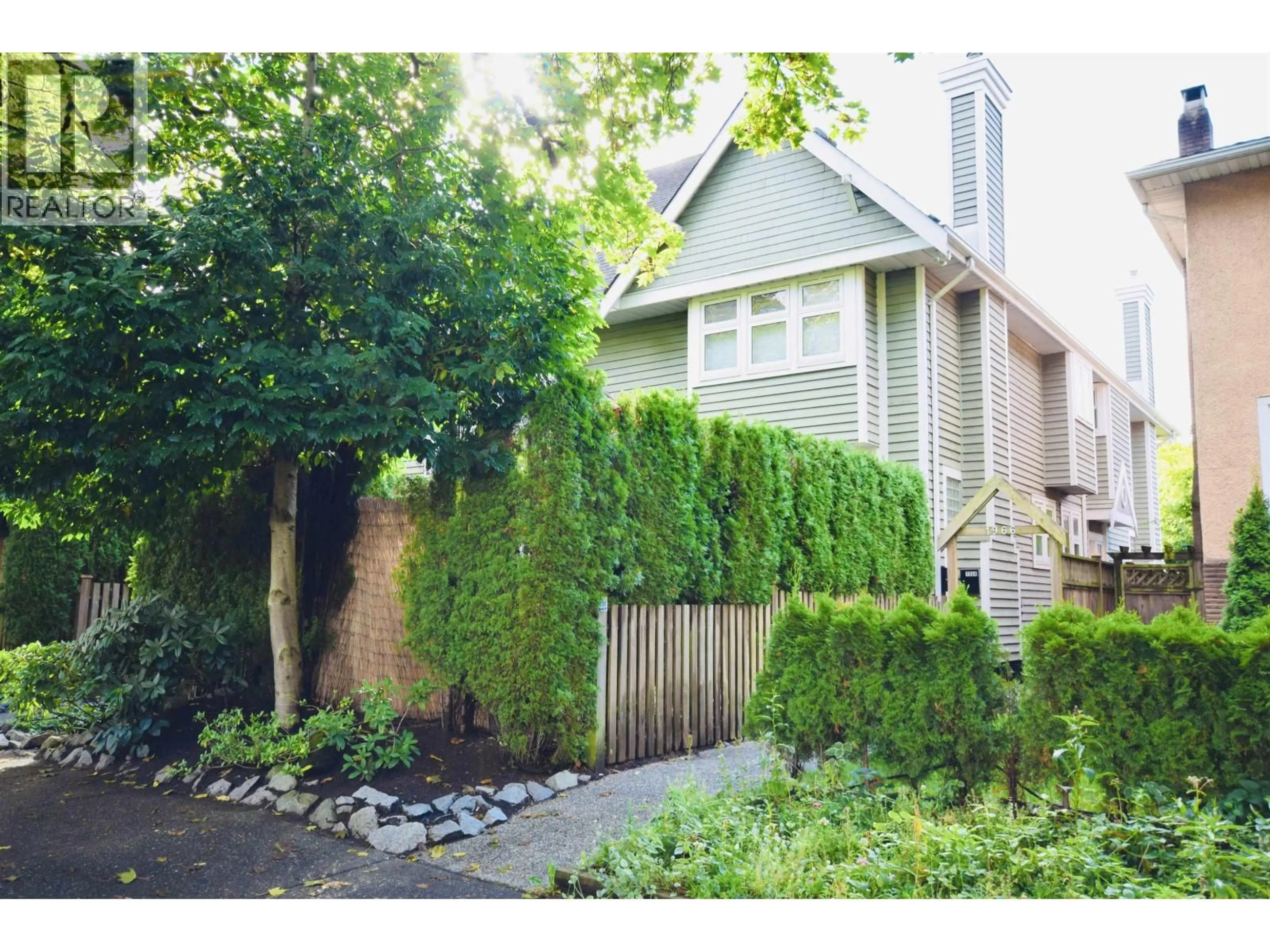 Patio, street for 1966 11TH AVENUE, Vancouver British Columbia V6J2C6