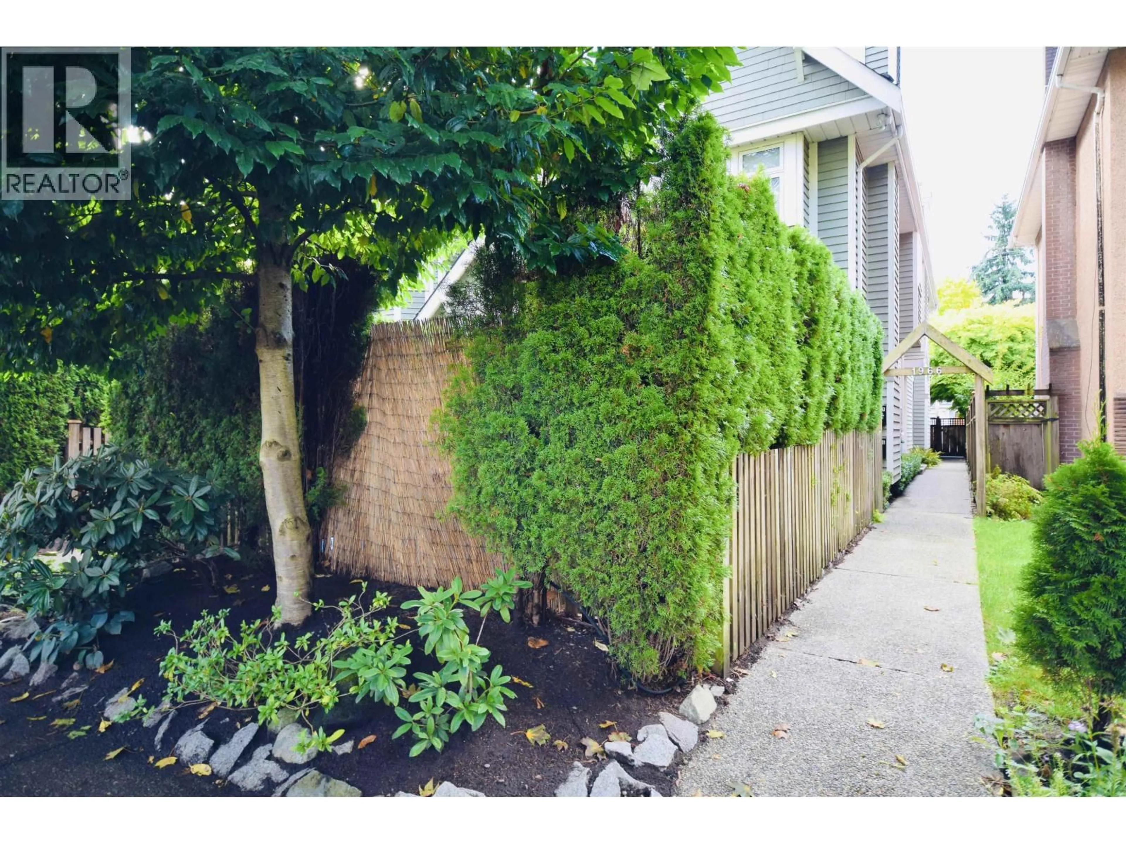 Patio, street for 1966 11TH AVENUE, Vancouver British Columbia V6J2C6