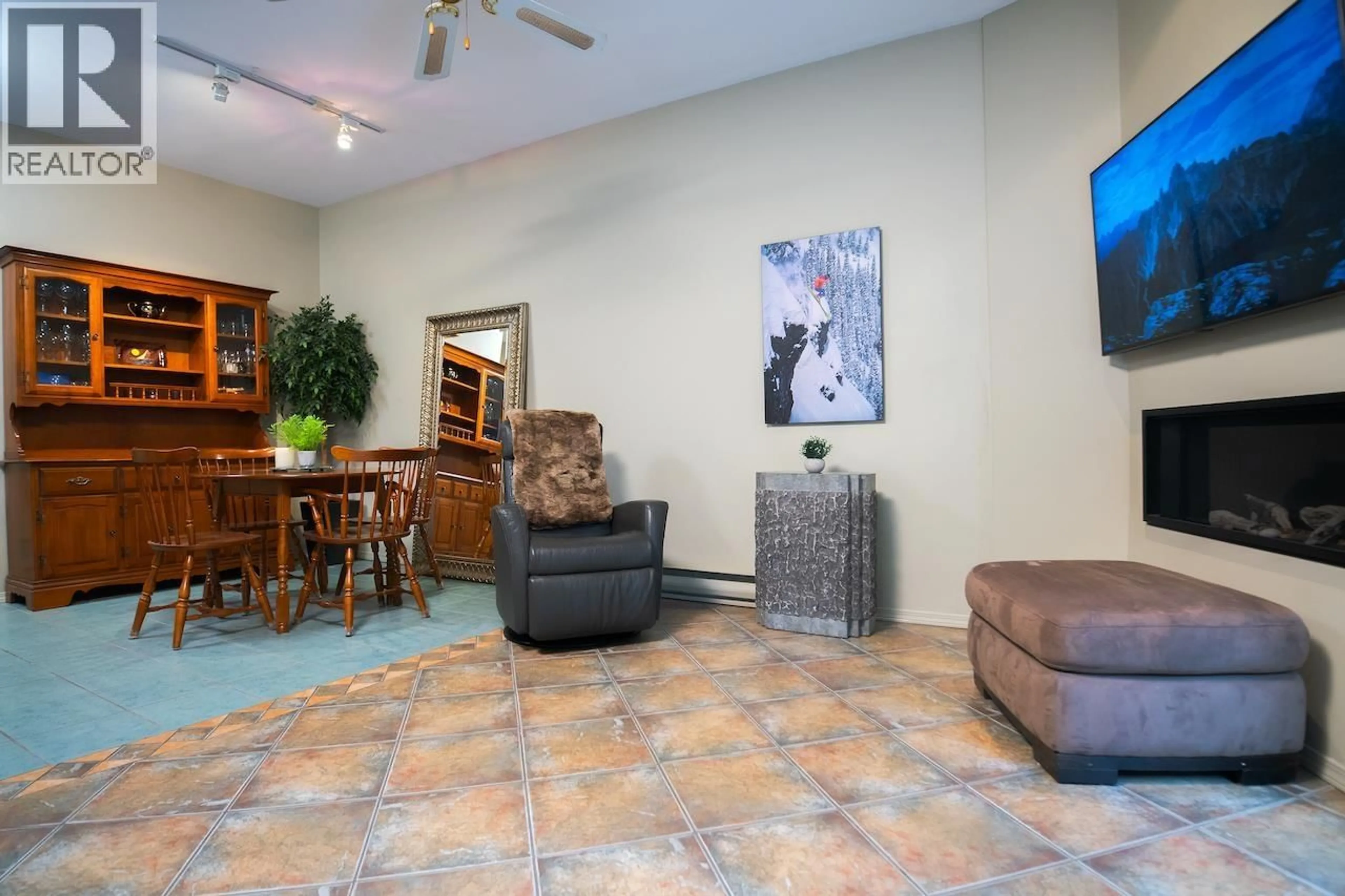 Lobby for 2064 CHAMONIX CRESCENT, Whistler British Columbia V8B0B1