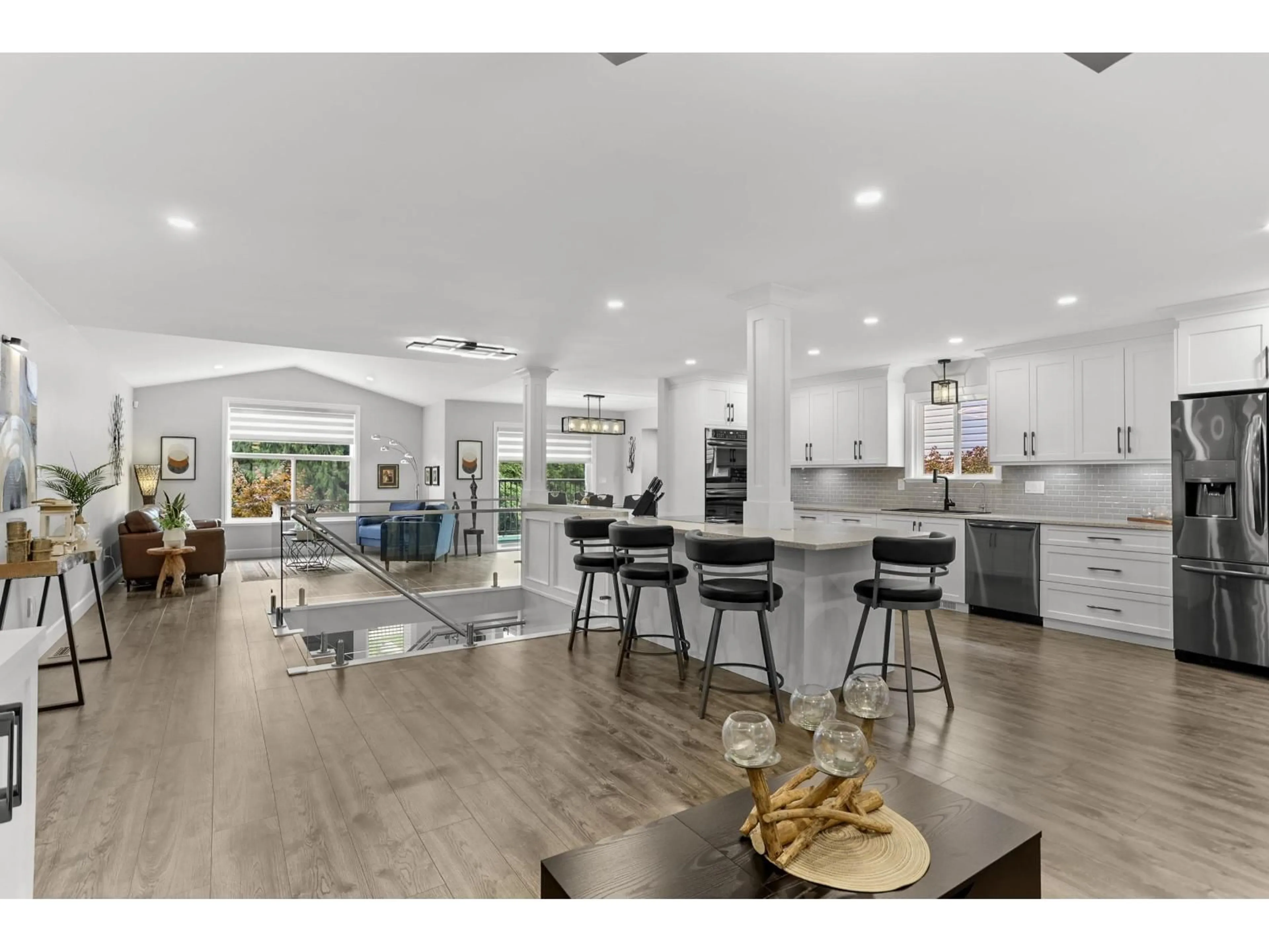 Open concept kitchen, unknown for 33491 11TH, Mission British Columbia V2V6Z5