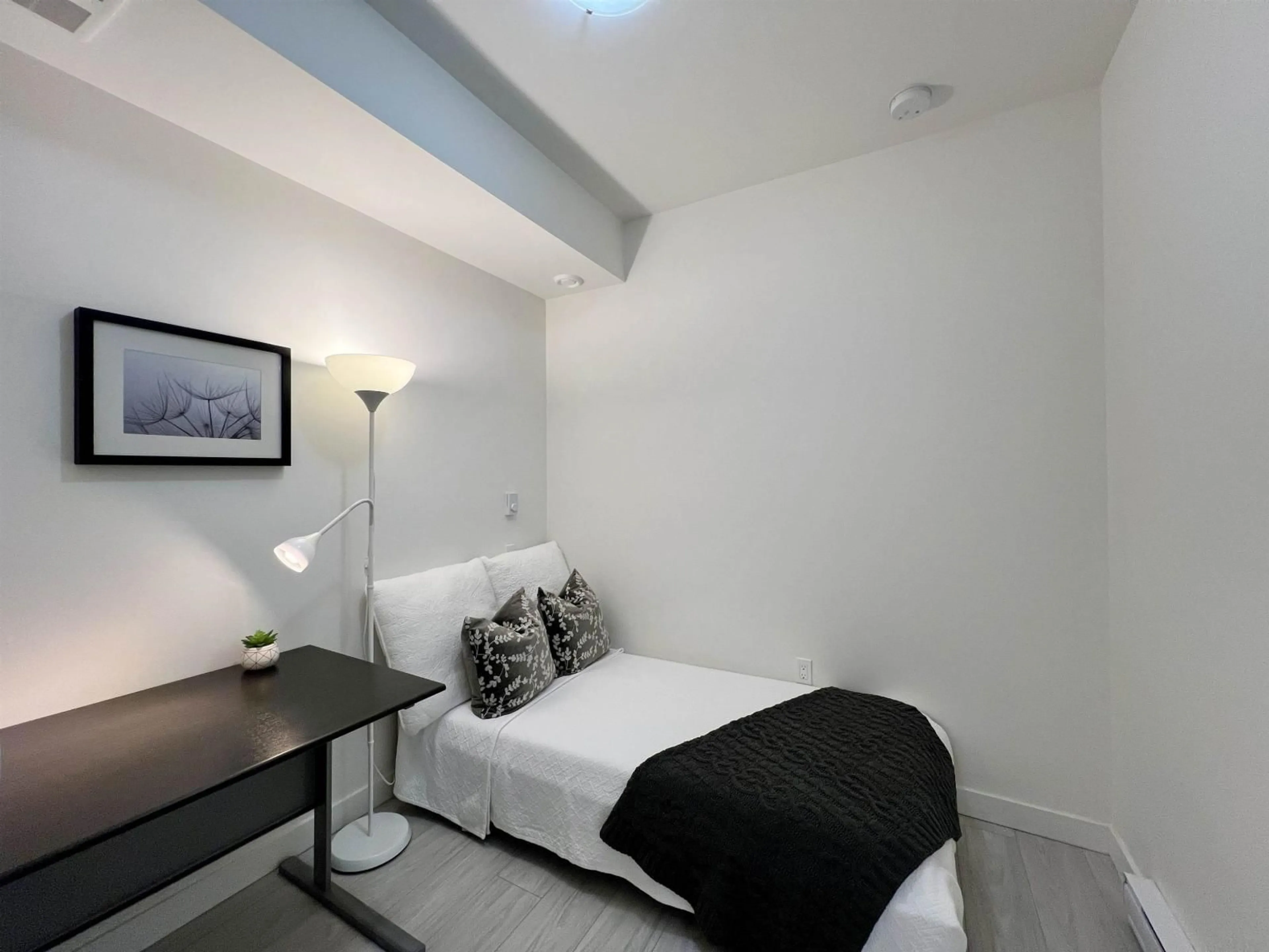A pic of a room for B225 - 20834 80, Langley British Columbia V2Y3M6