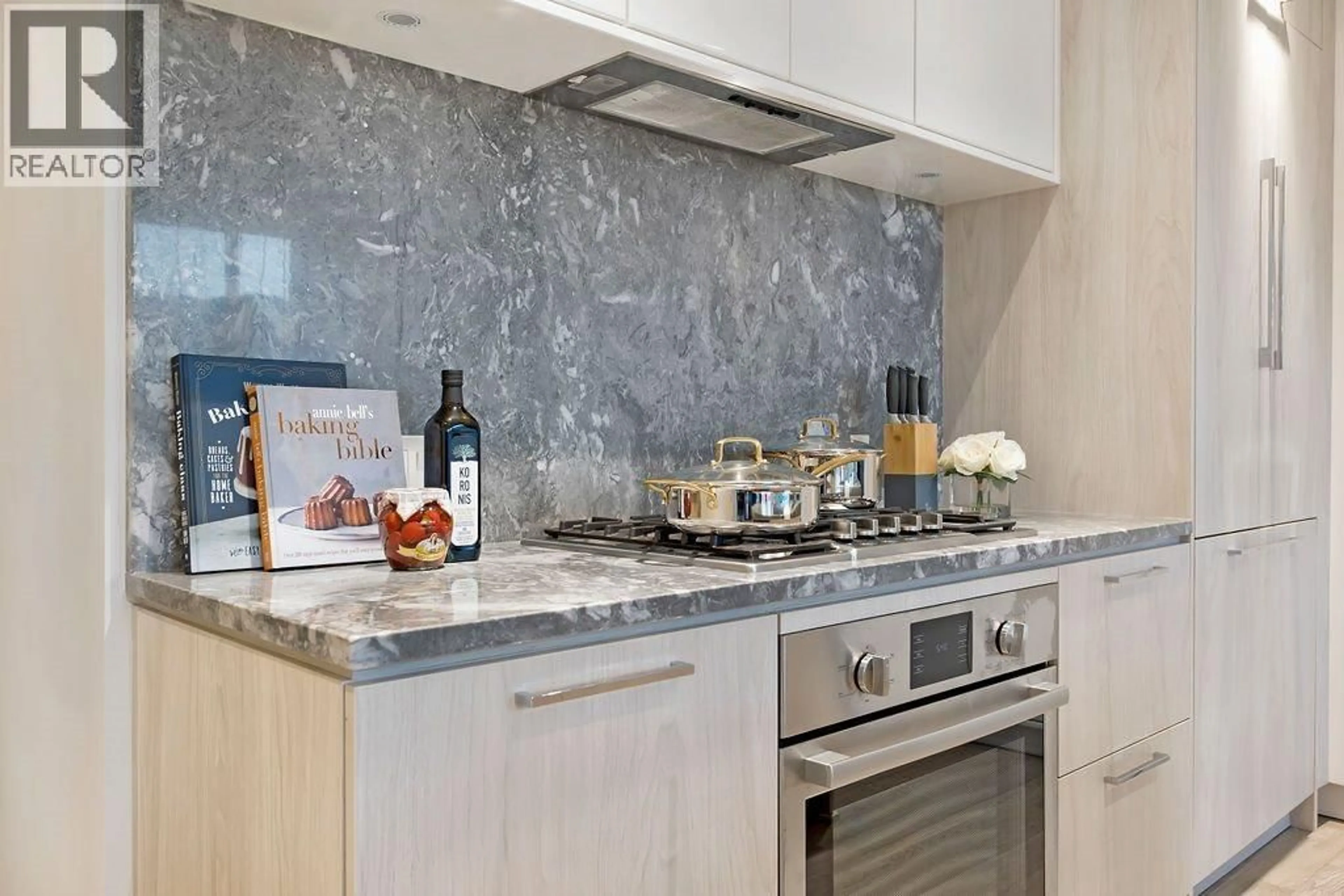 Contemporary kitchen, ceramic/tile floor for 2801 - 680 SEYLYNN CRESCENT, North Vancouver British Columbia V7J0B5