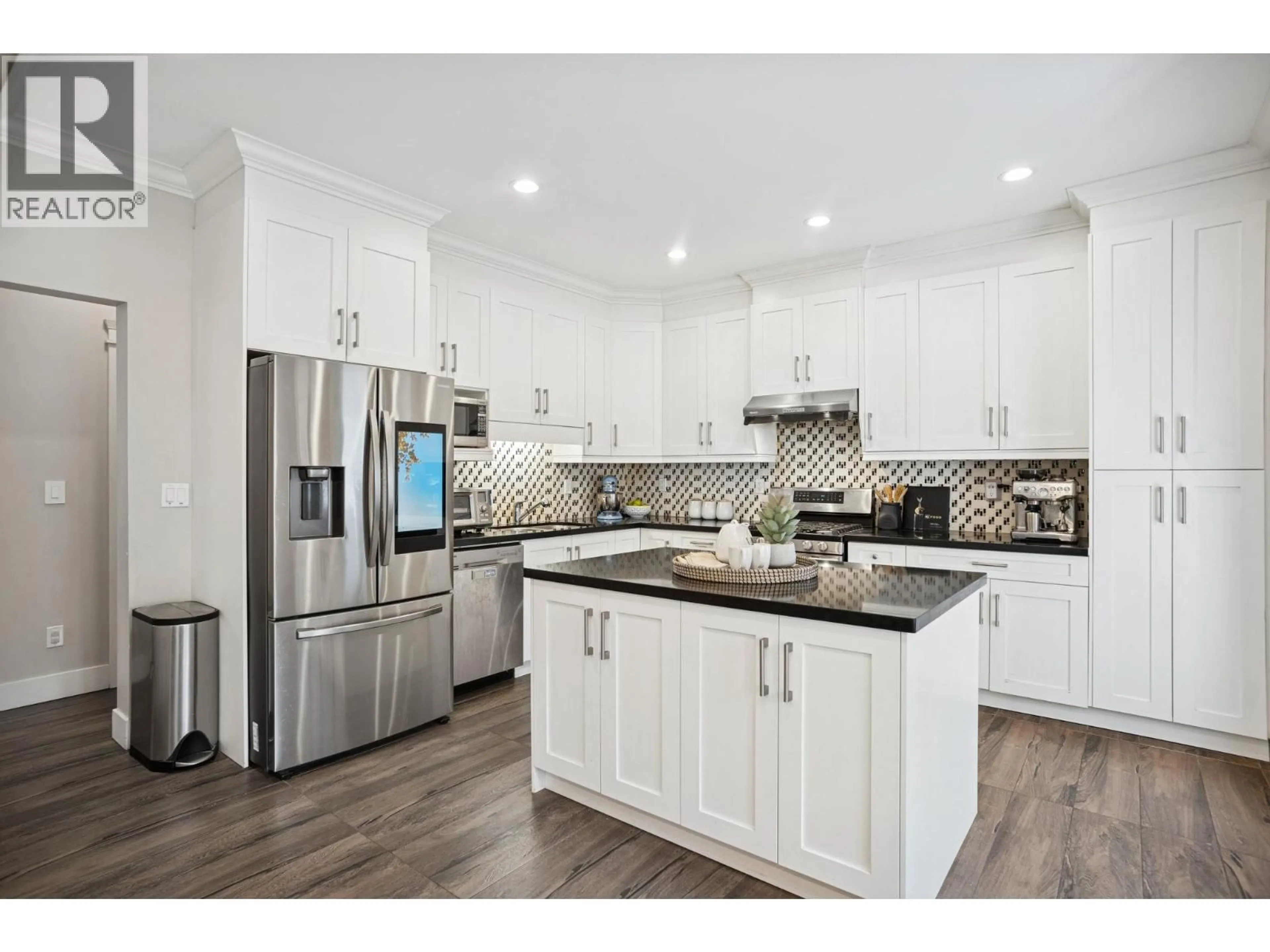 Open concept kitchen, unknown for 102 - 910 DELESTRE AVENUE, Coquitlam British Columbia V3K2G6