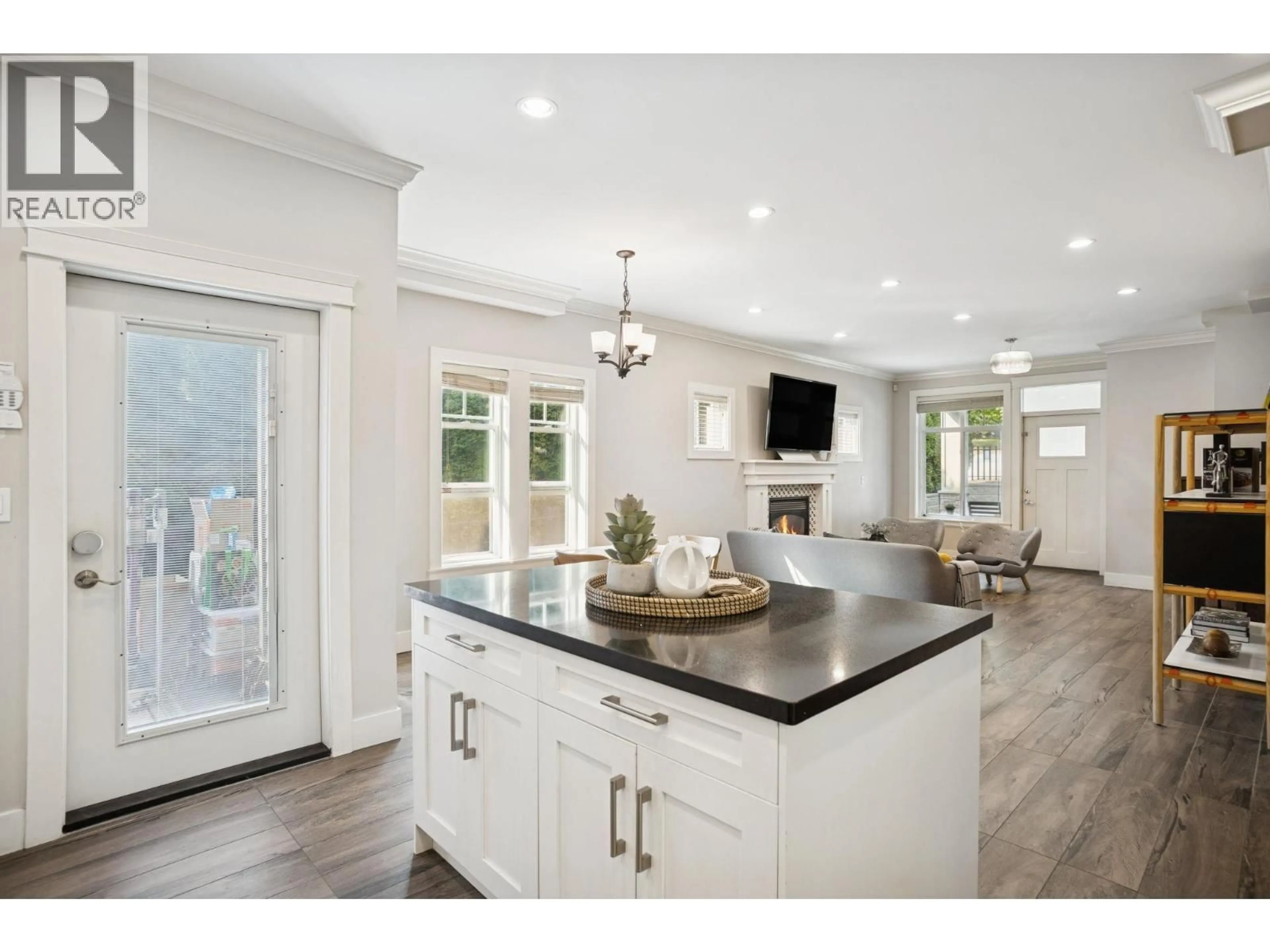 Open concept kitchen, unknown for 102 - 910 DELESTRE AVENUE, Coquitlam British Columbia V3K2G6