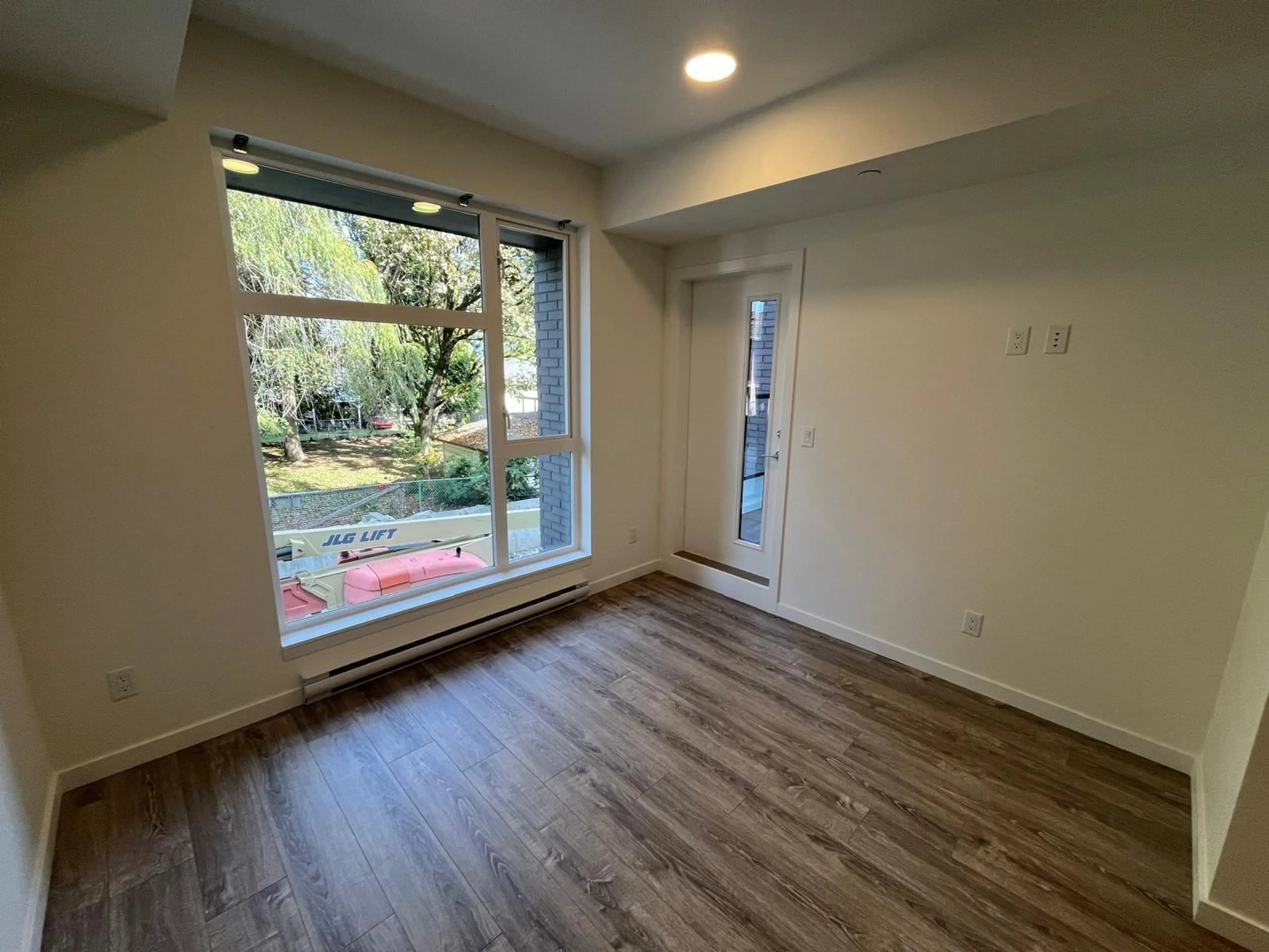 A pic of a room for E215 - 10829 140, Surrey British Columbia V3R0H4