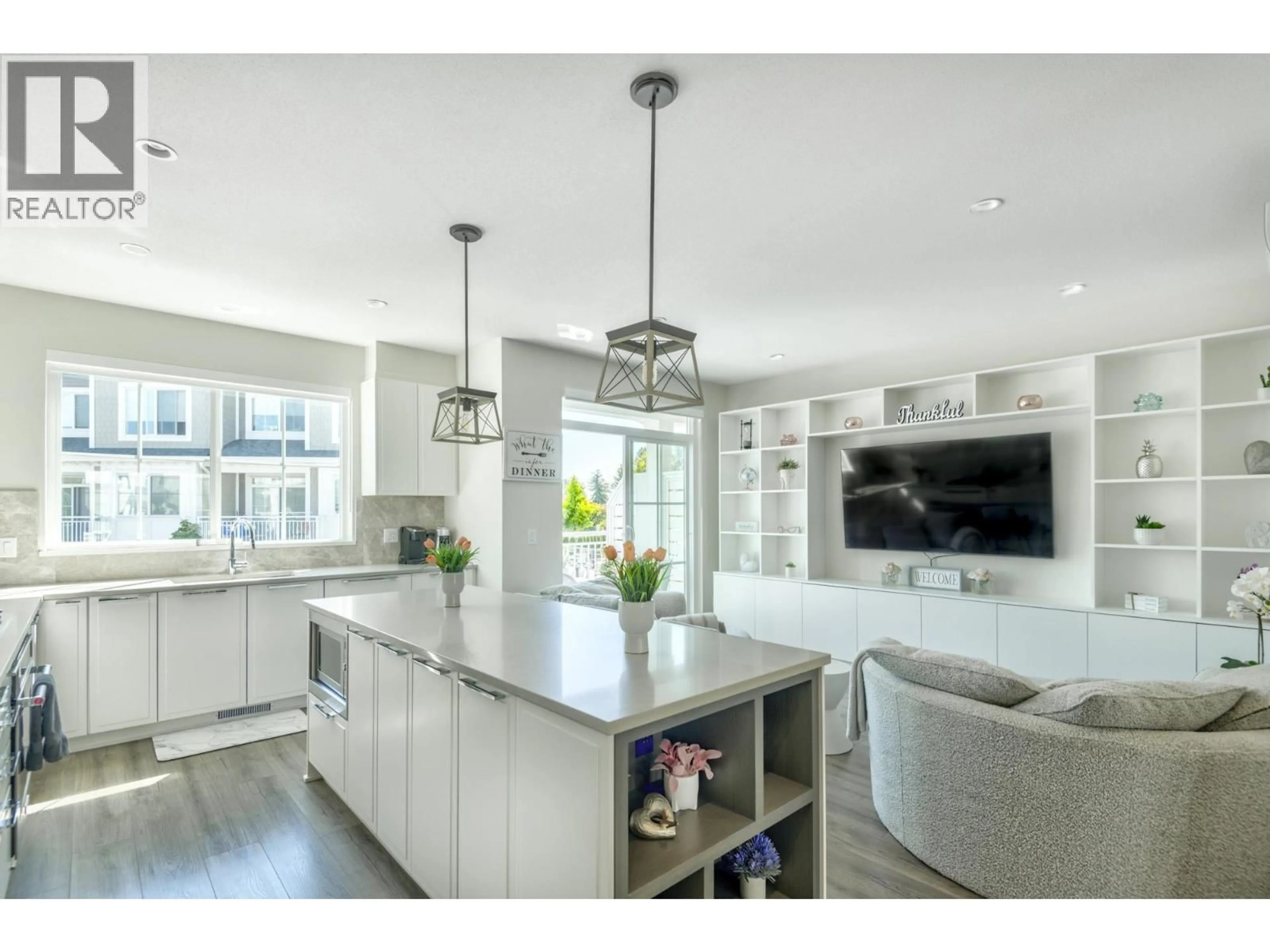 Contemporary kitchen, ceramic/tile floor for 9 - 5311 ADMIRAL WAY, Ladner British Columbia V4K0E2