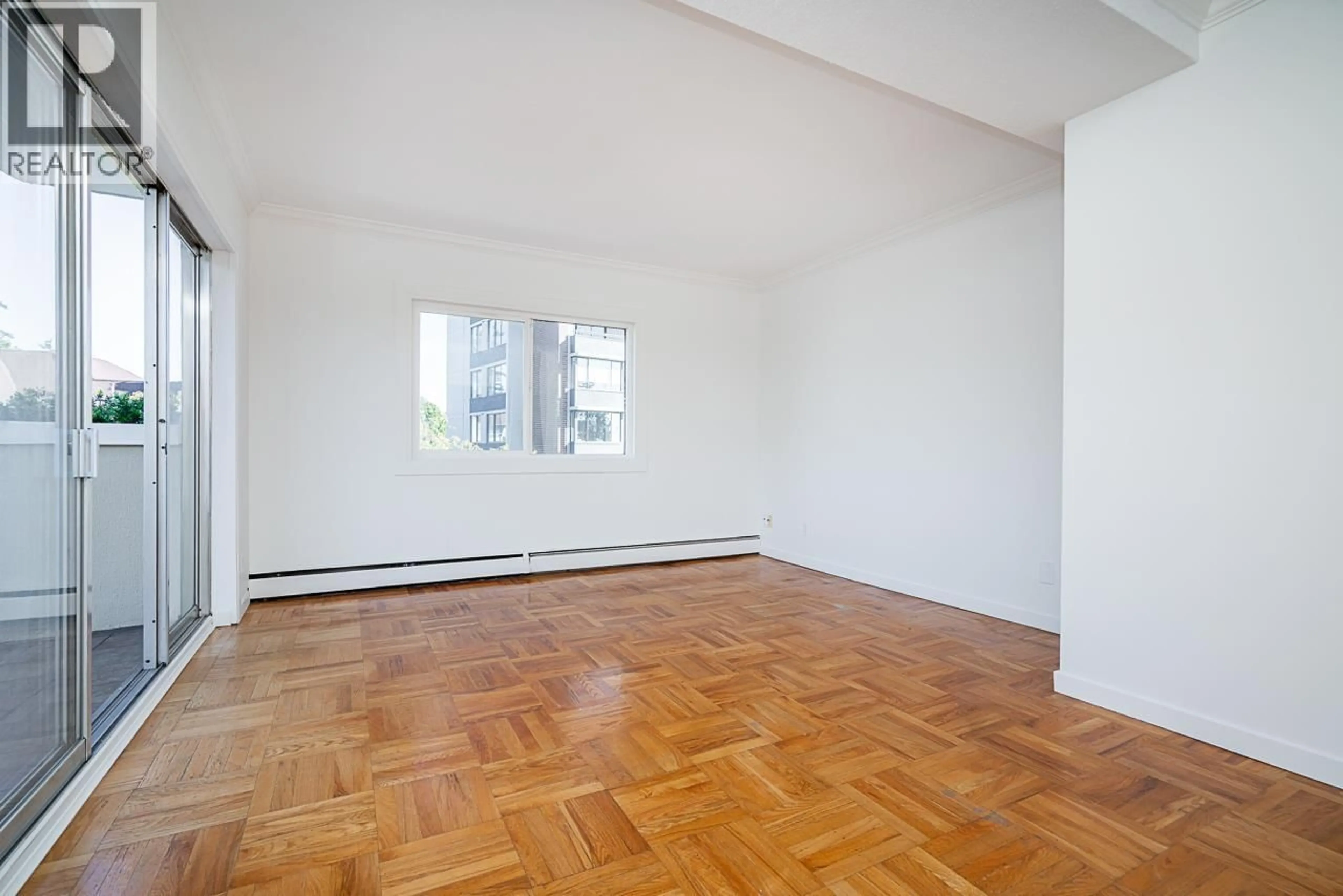 A pic of a room for 305 - 2187 BELLEVUE AVENUE, West Vancouver British Columbia V7V1C2