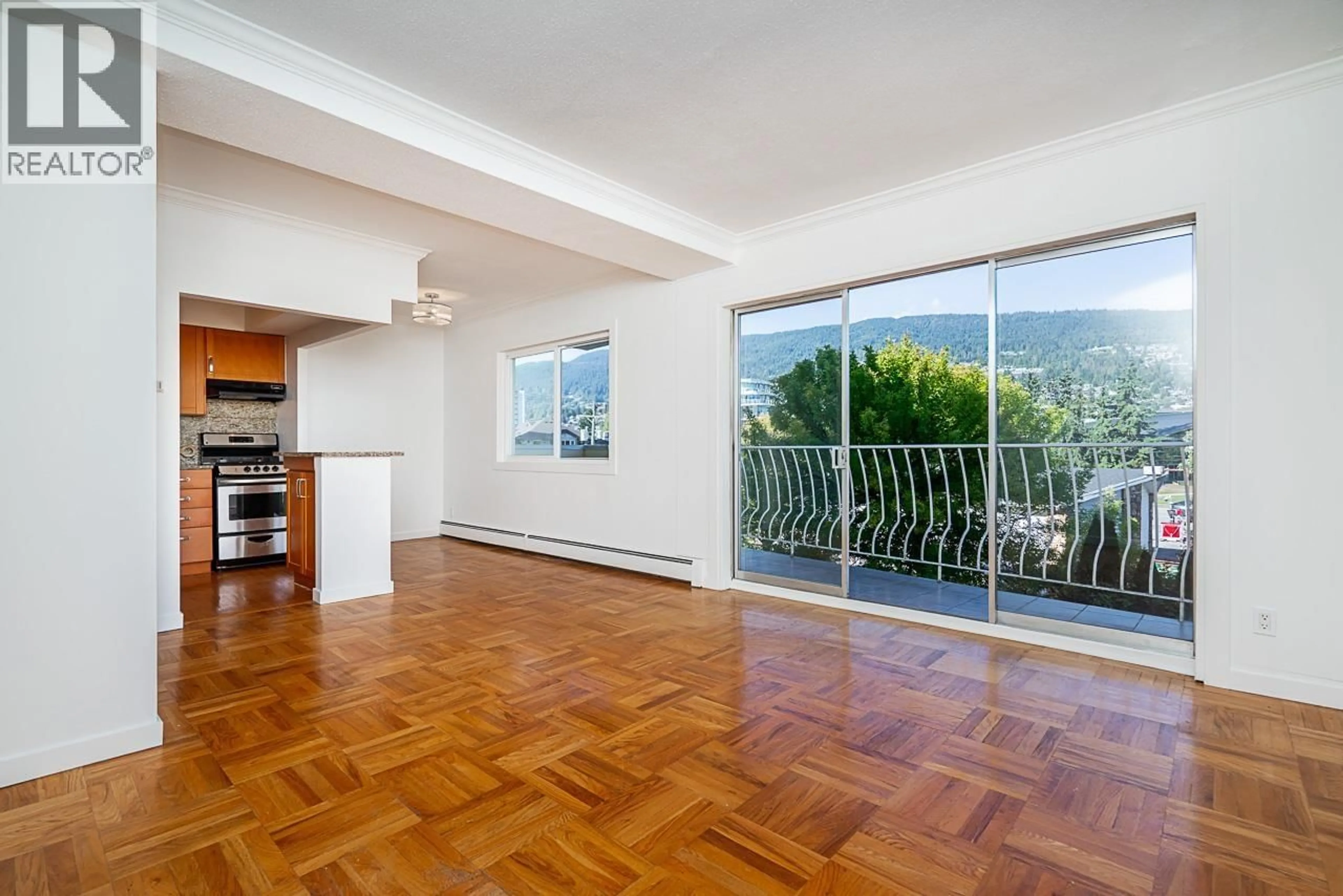 A pic of a room for 305 - 2187 BELLEVUE AVENUE, West Vancouver British Columbia V7V1C2