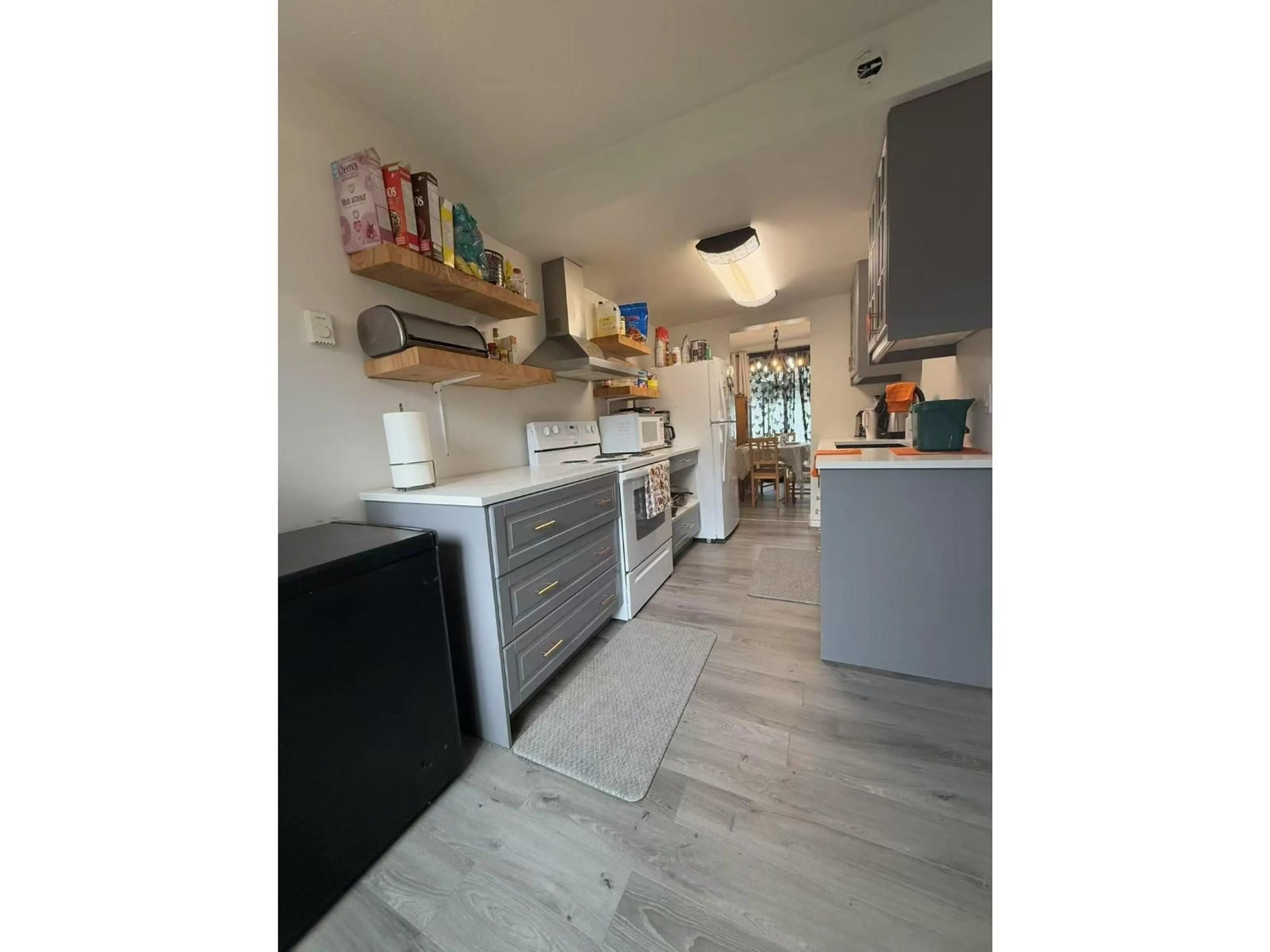 Open concept kitchen, unknown for 28 - 20307 53, Langley British Columbia V3A6S8