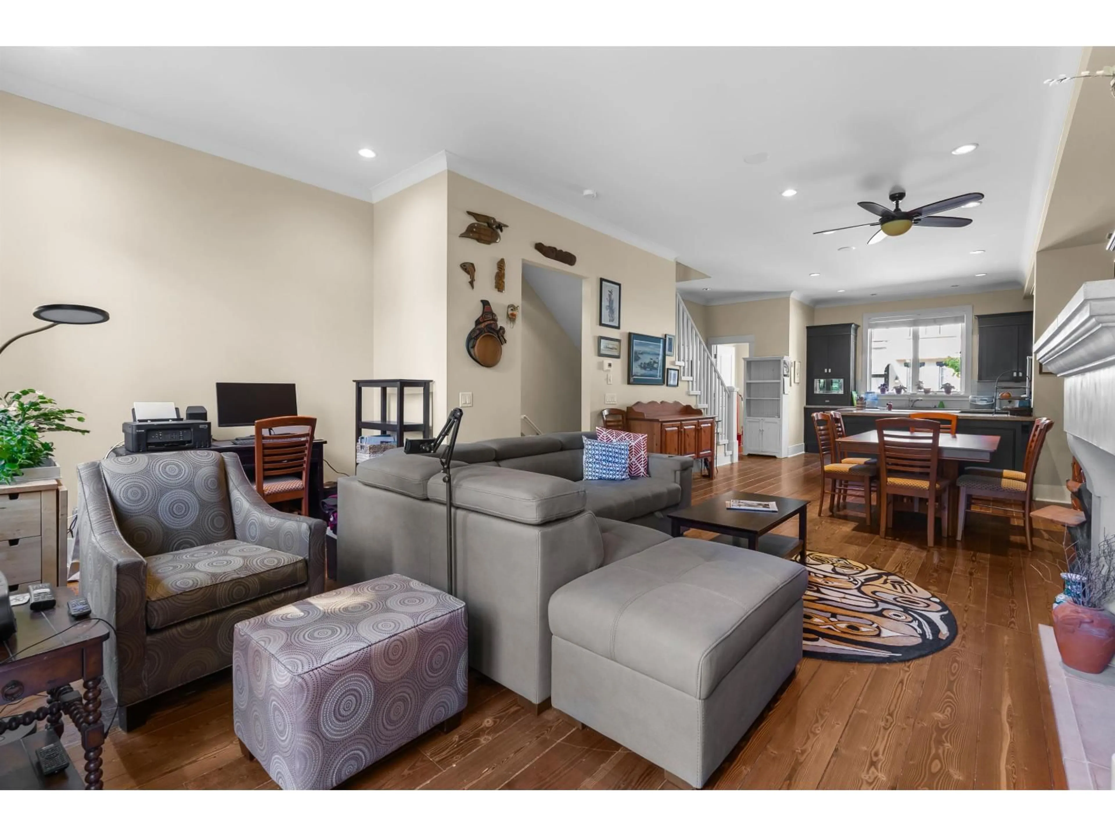Living room with furniture, unknown for 420 - 2580 LANGDON, Abbotsford British Columbia V2T0A9