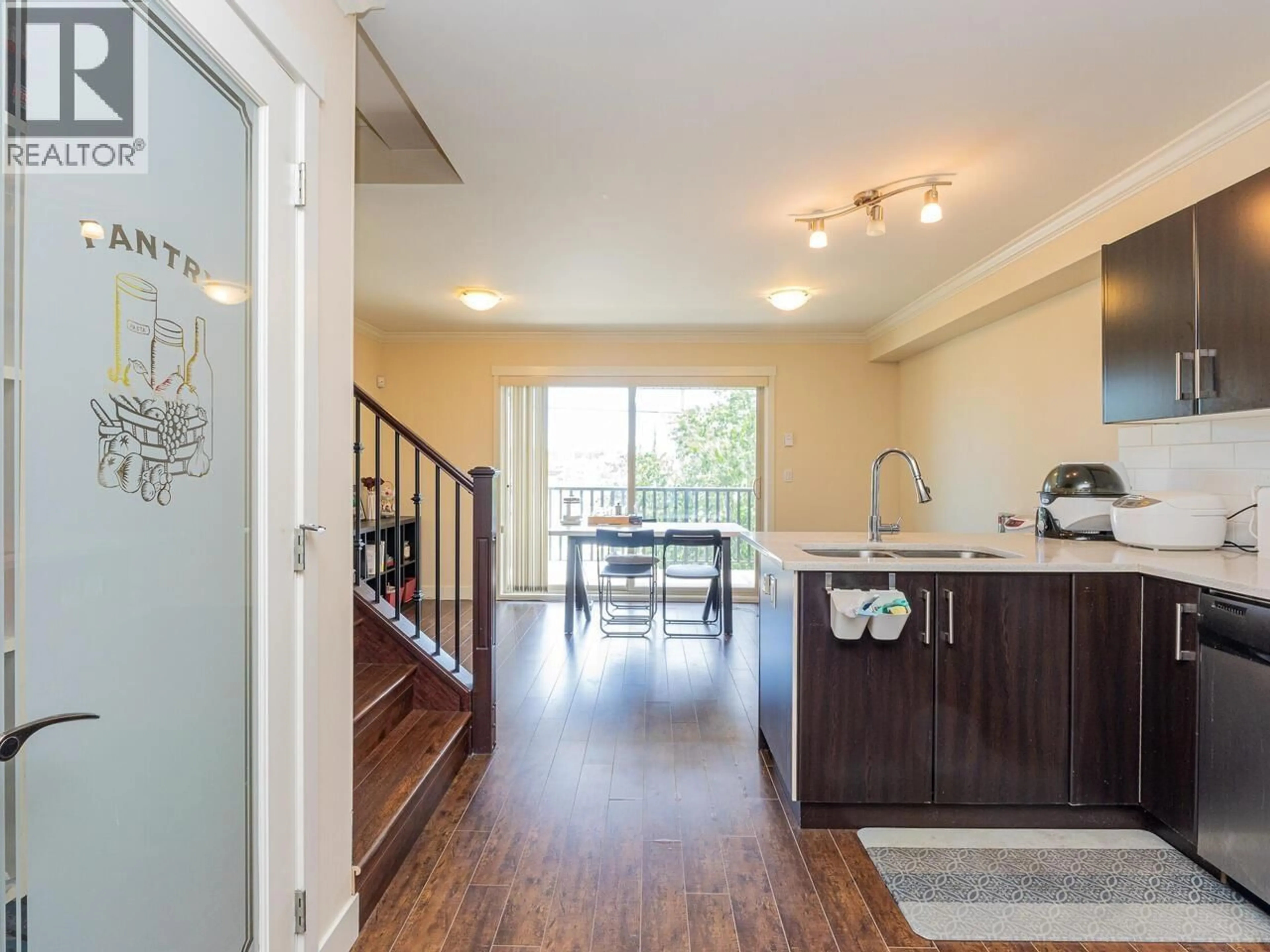 Indoor entryway for 5 - 11111 CAMBIE ROAD, Richmond British Columbia V6X1L3