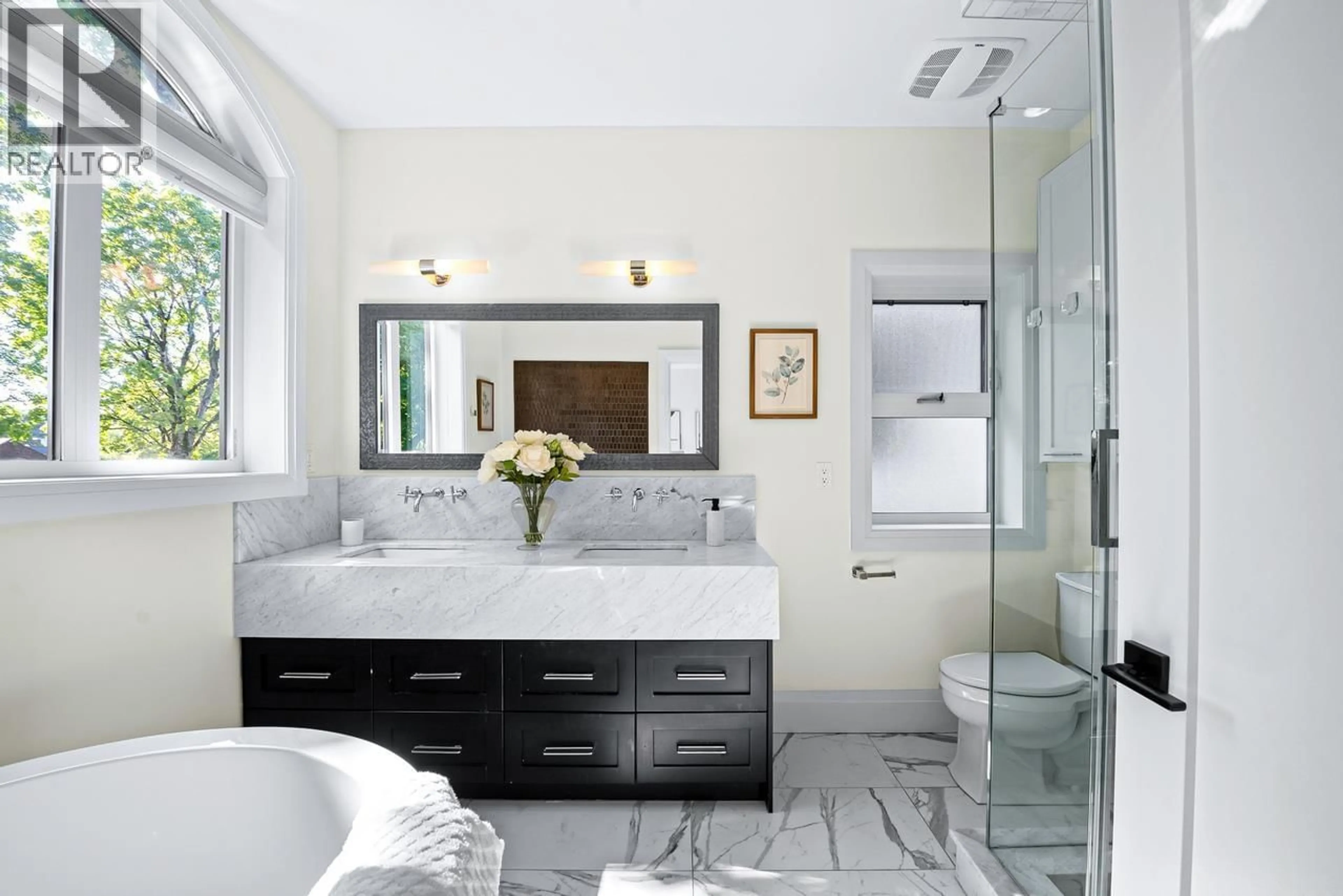 Contemporary bathroom, ceramic/tile floor for 2765 15TH AVENUE, Vancouver British Columbia V6K2Z7