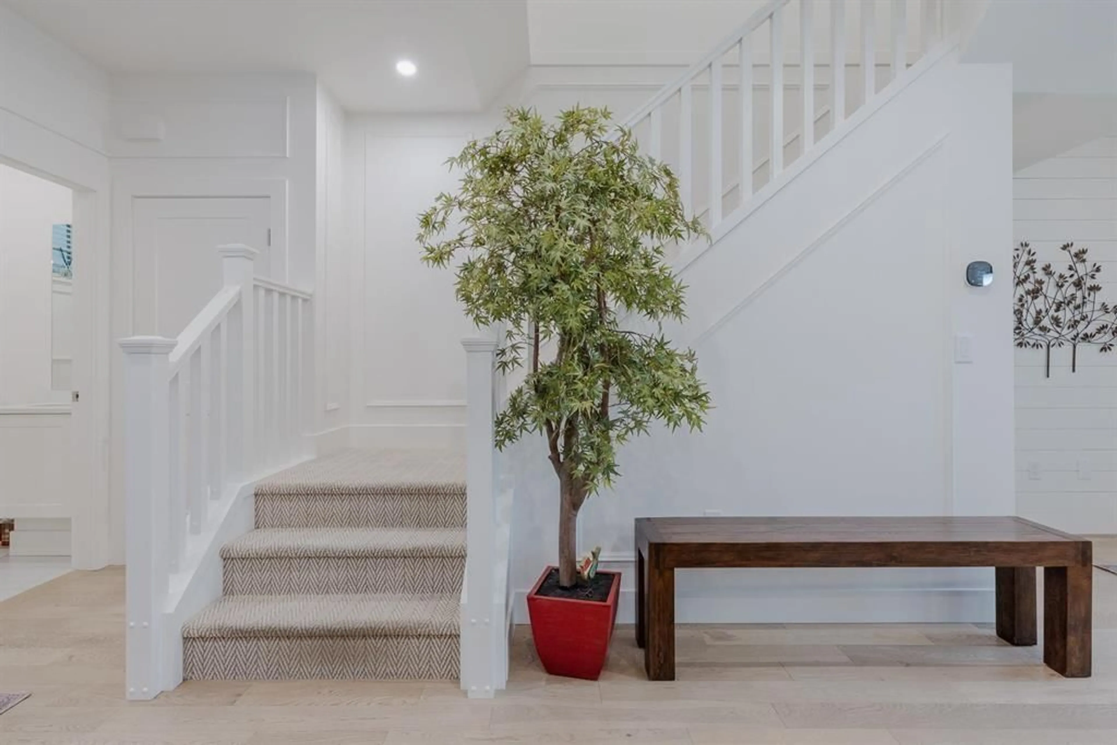 Indoor foyer for 3 - 34121 GEORGE FERGUSON, Abbotsford British Columbia V2S0K4
