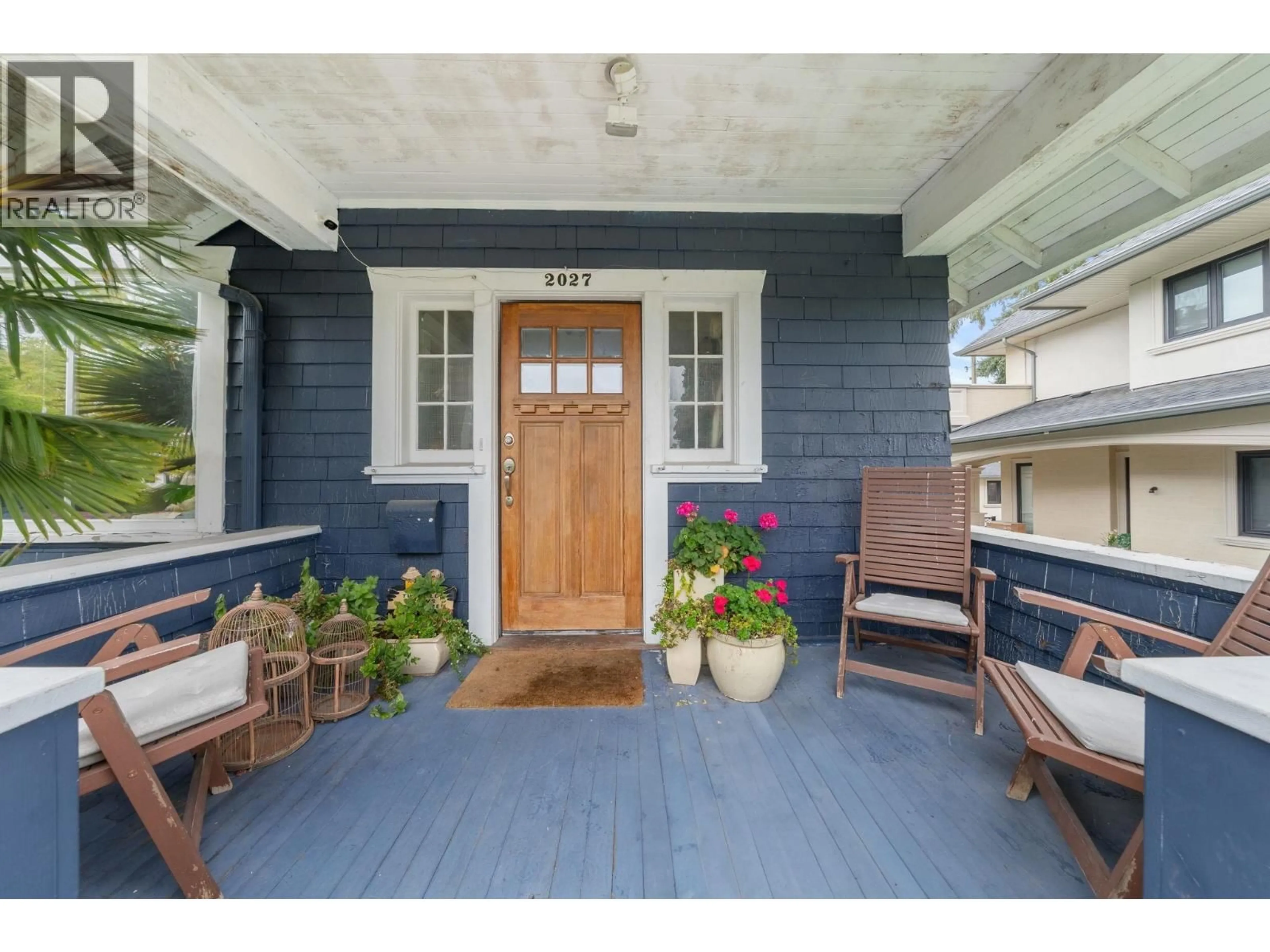 Indoor entryway for 2027 44TH AVENUE, Vancouver British Columbia V6M2G1