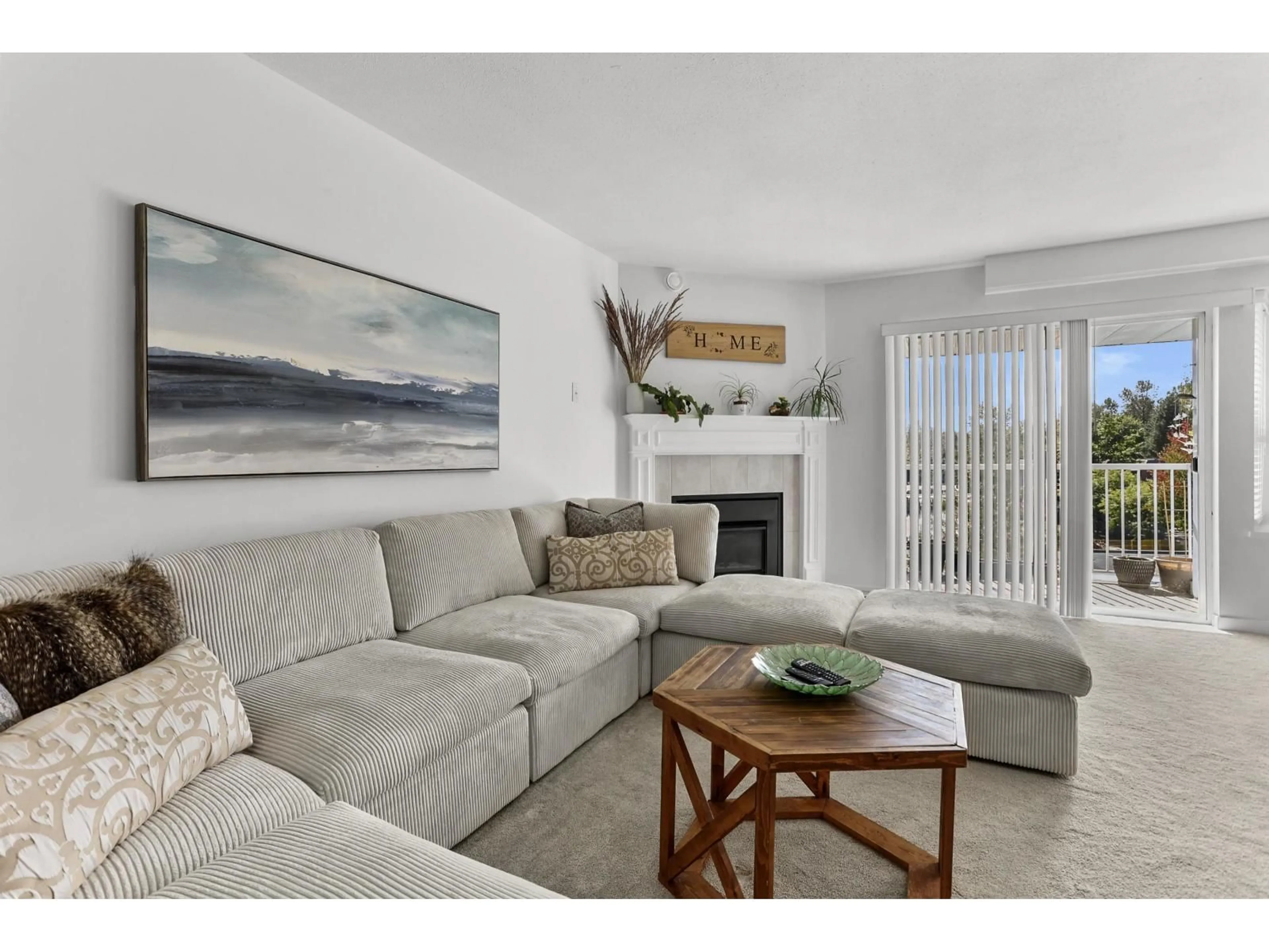 Living room with furniture, unknown for 306 - 7265 HAIG, Mission British Columbia V2V6N3