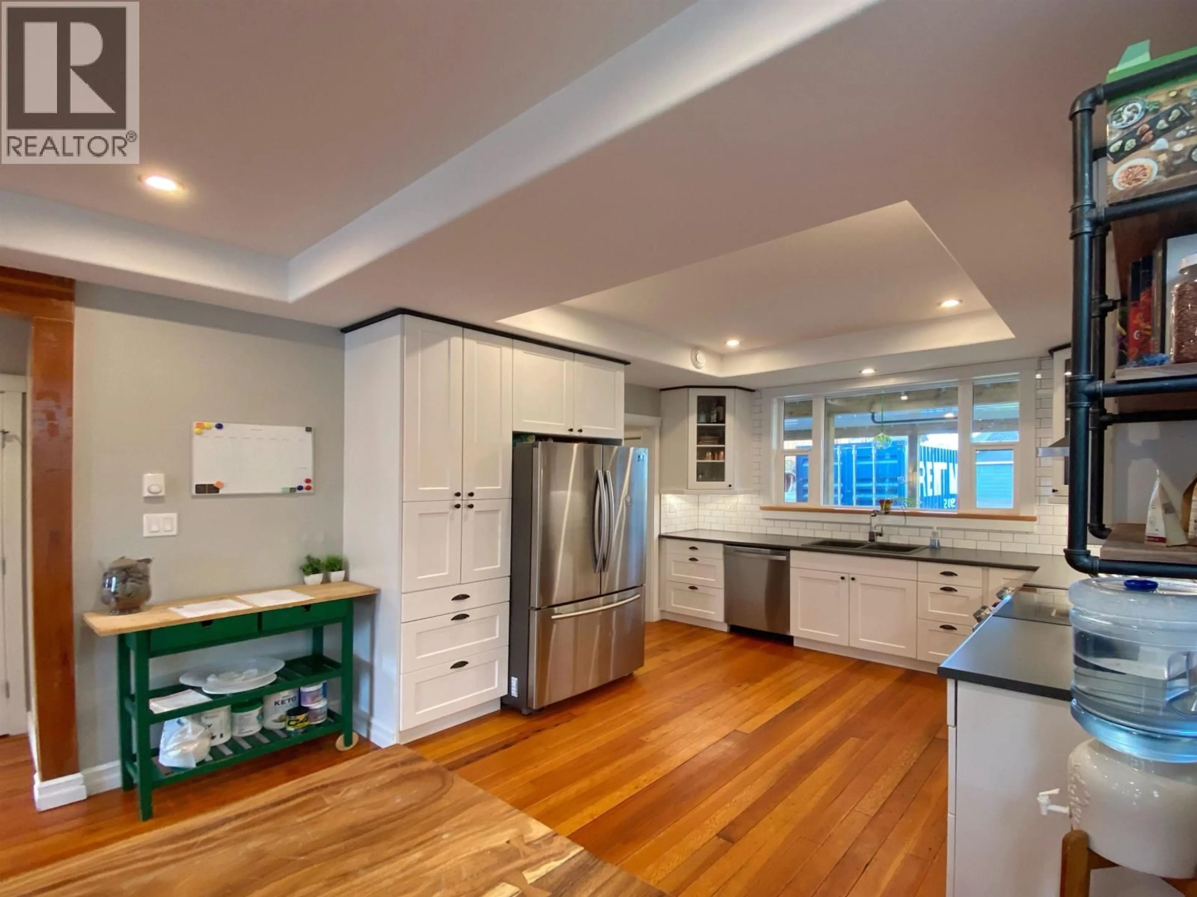 Open concept kitchen, unknown for 523 7TH AVENUE, Prince Rupert British Columbia V8J2J4