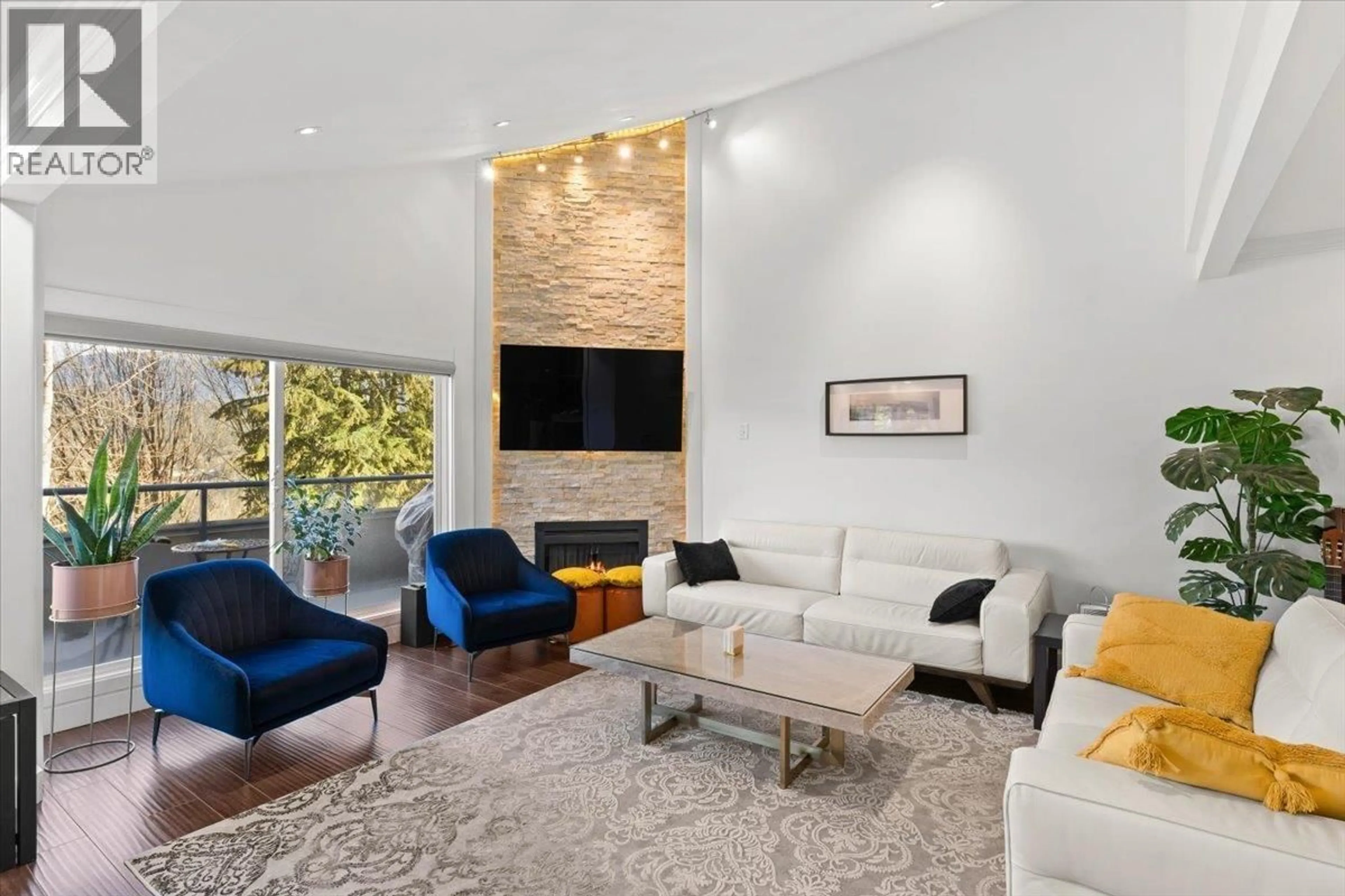 Living room with furniture, unknown for 62 SHORELINE CIRCLE, Port Moody British Columbia V3N0H1