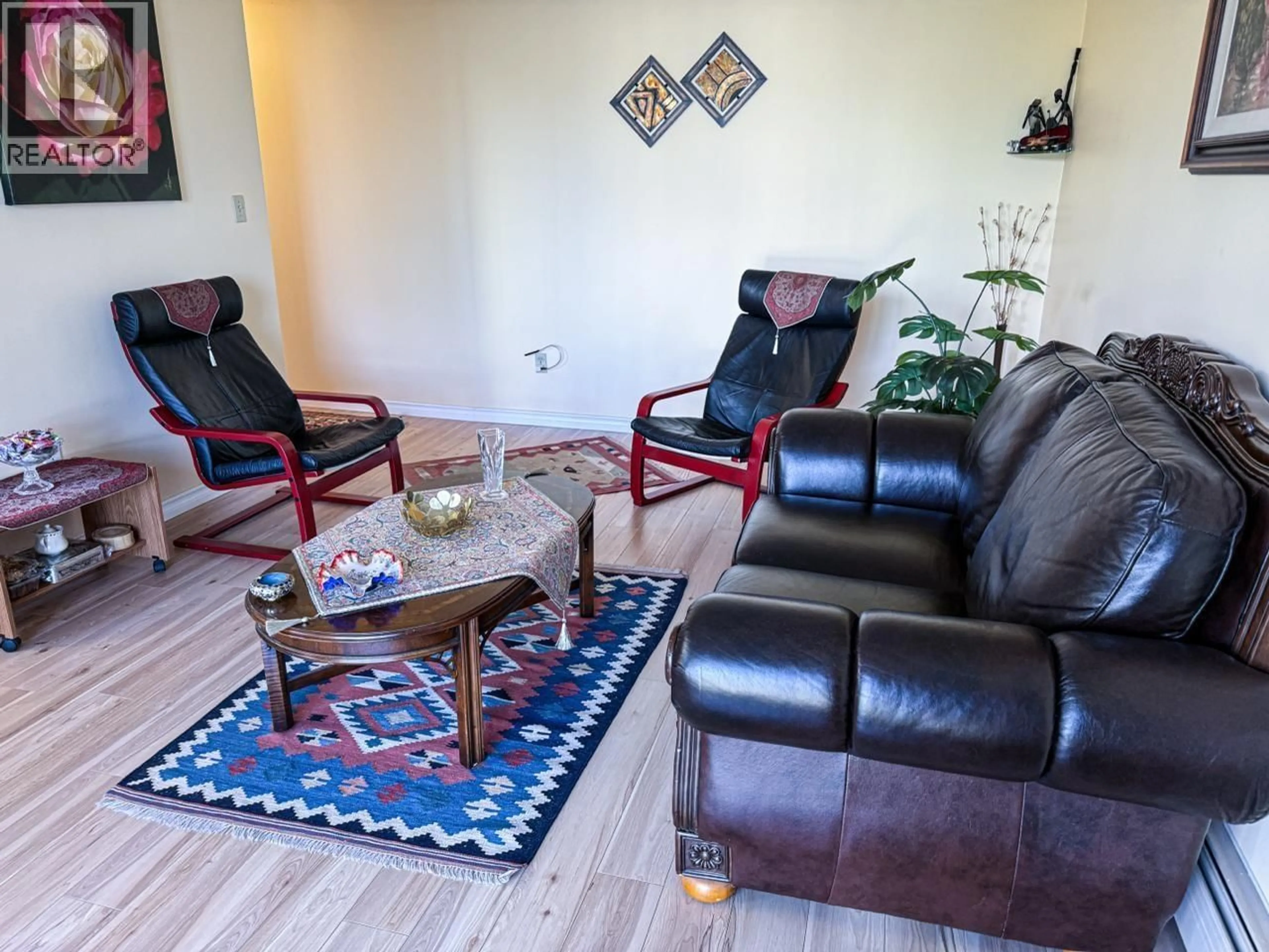 Living room with furniture, unknown for 402 - 145 ST. GEORGES AVENUE, North Vancouver British Columbia V7L3G8