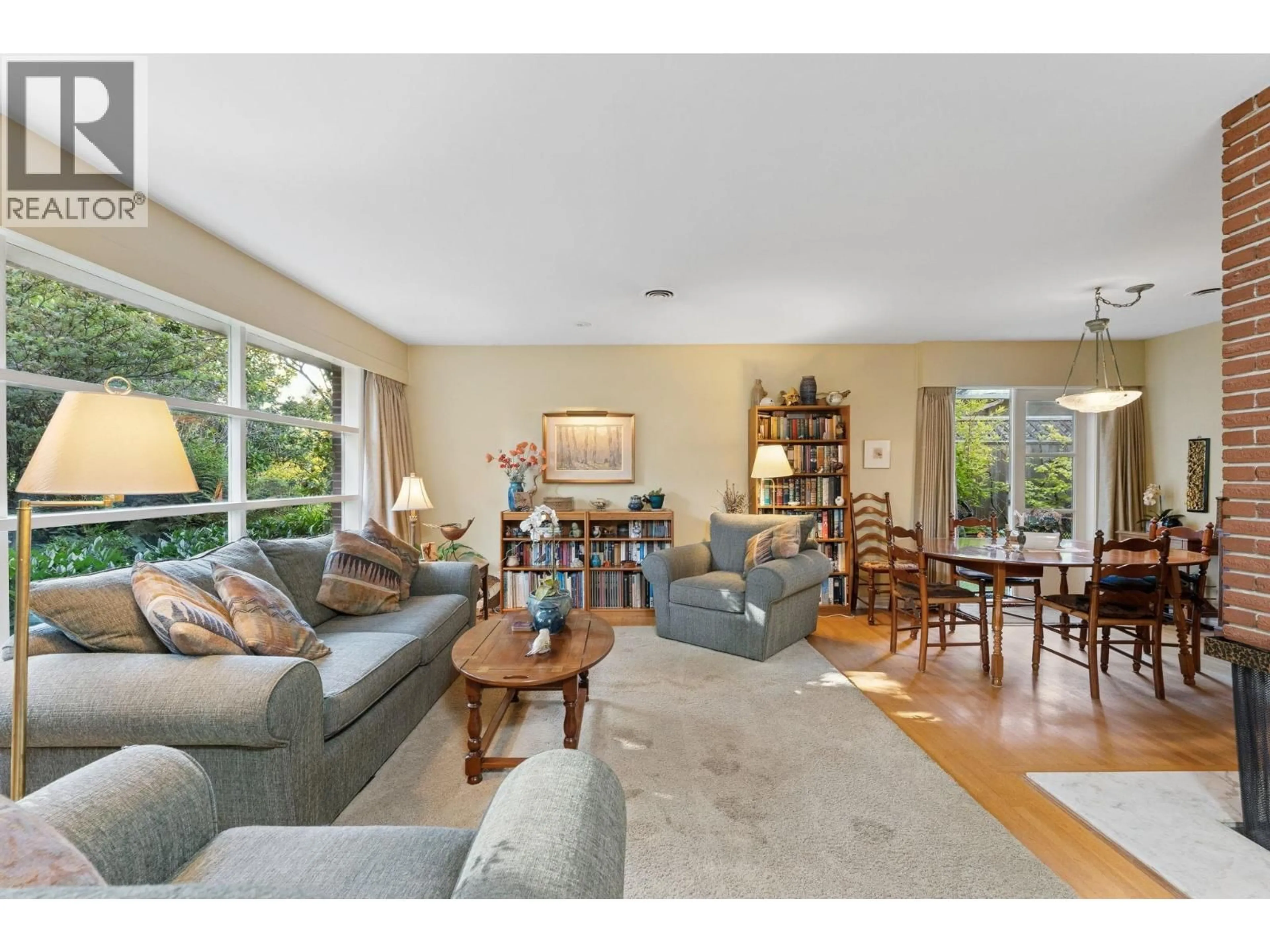 Living room with furniture, unknown for 2658 NEWMARKET DRIVE, North Vancouver British Columbia V7R2T4